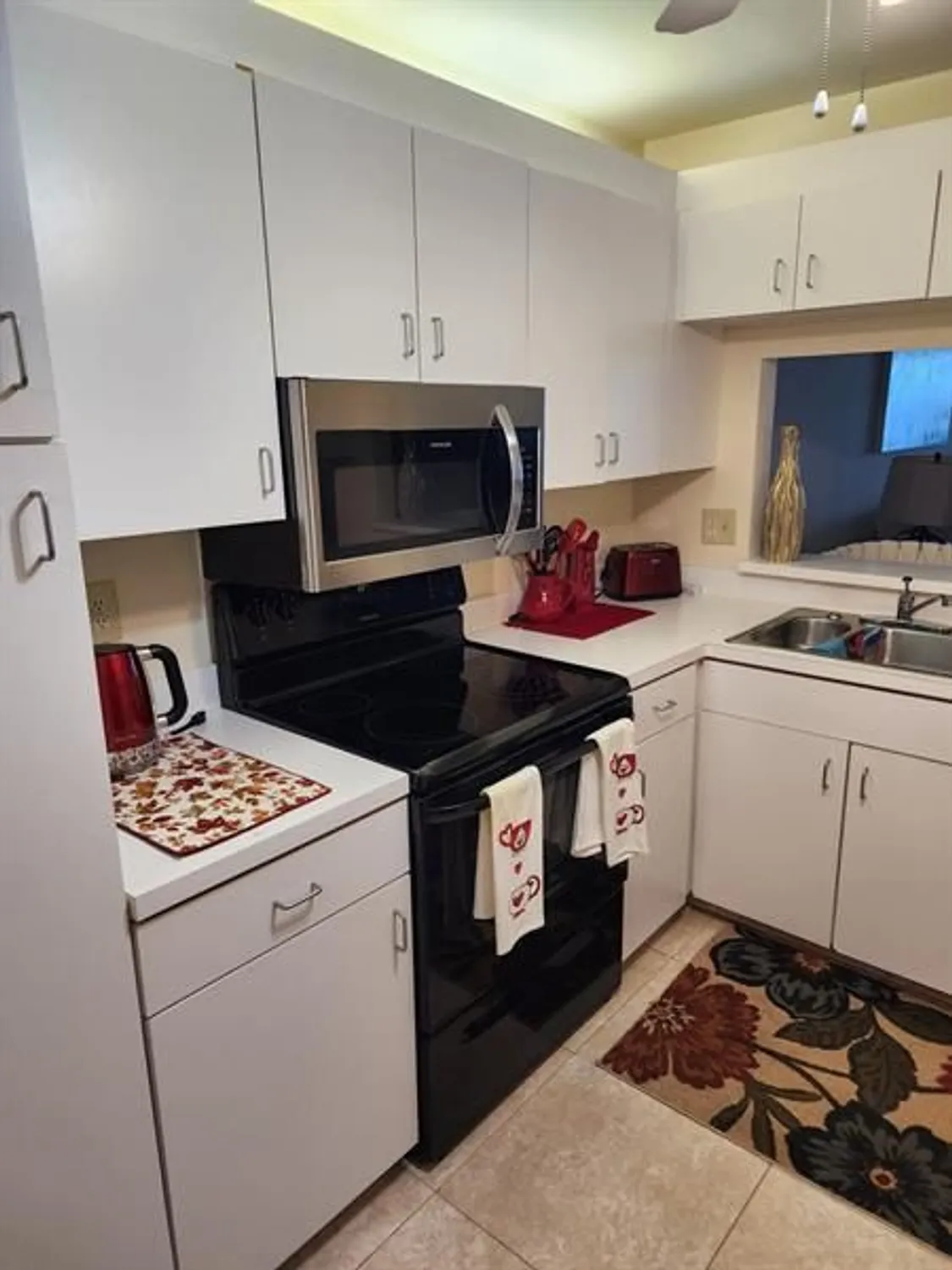 Property Slideshow image 13 of 20 | 9655 n belfort cir # 211, Tamarac, FL, 33321