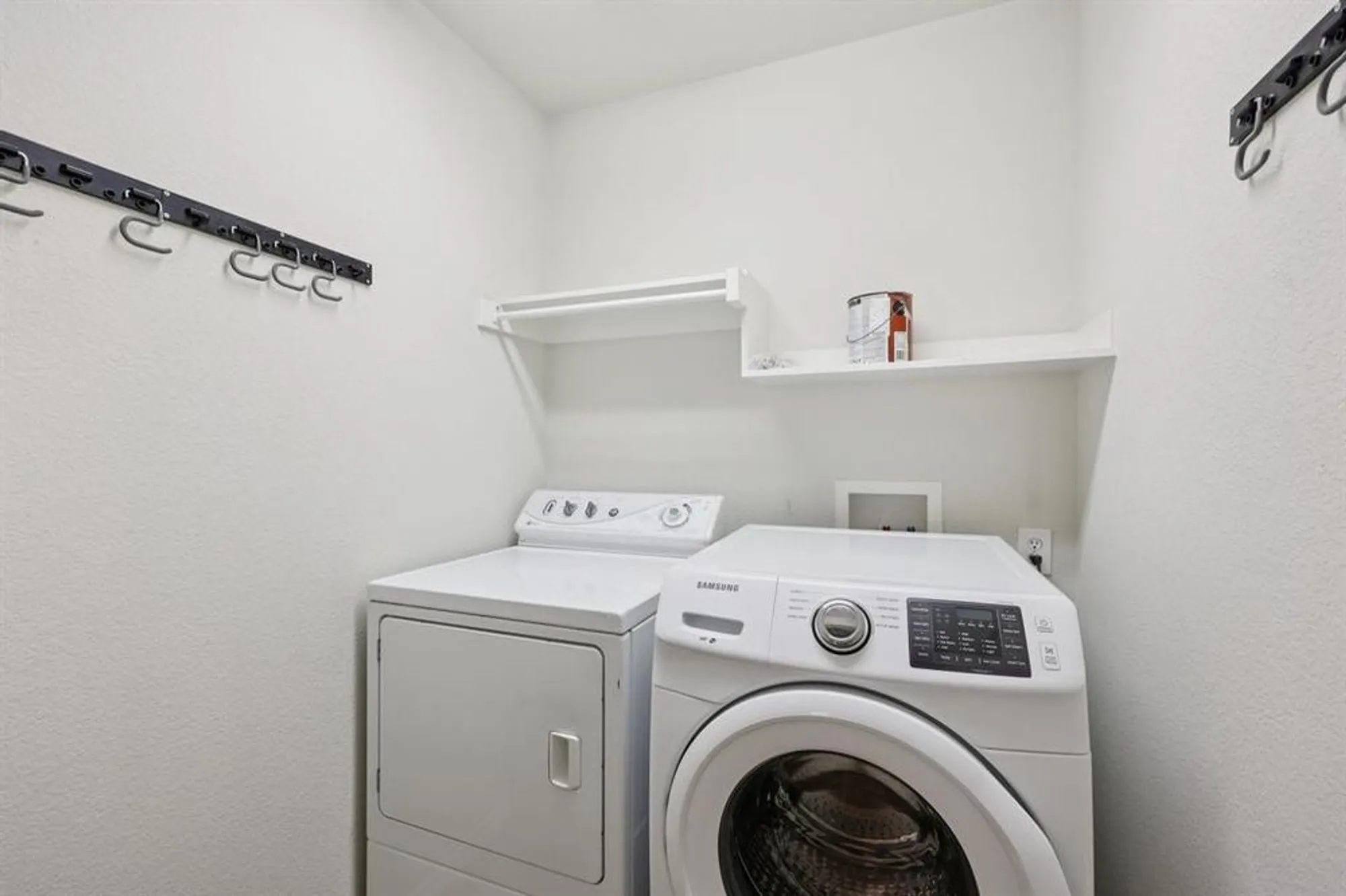 Property Slideshow image 28 of 36 | 7850 estancia dr, Frisco, TX, 75036