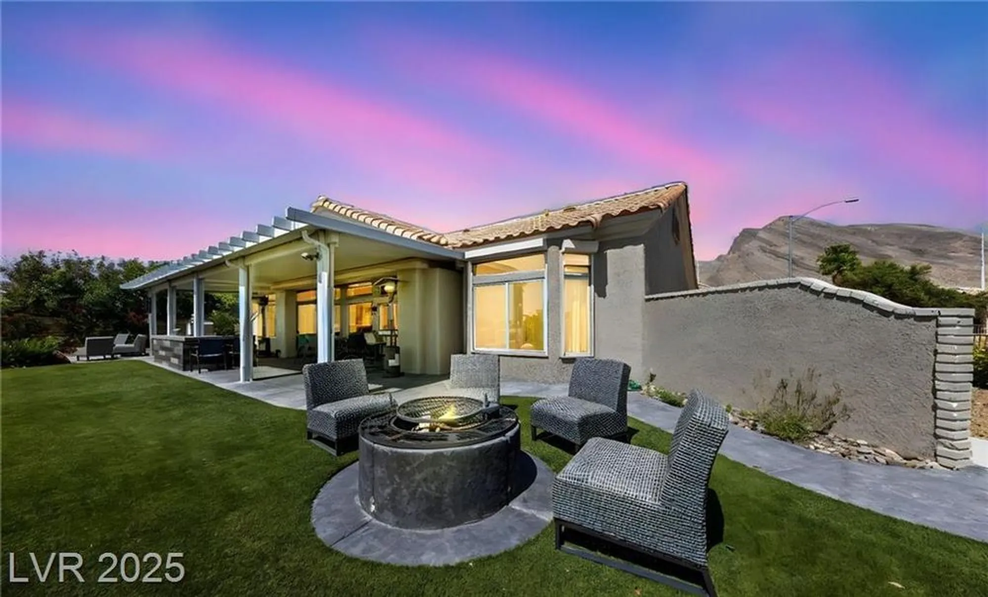 Property Slideshow image 4 of 69 | 2616 faiss dr, Las Vegas, NV, 89134