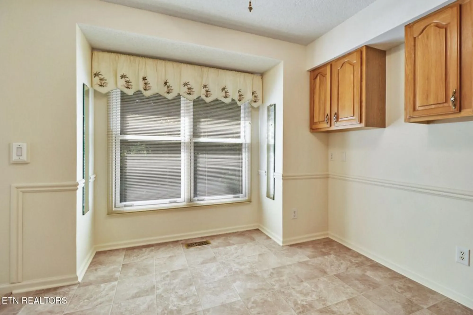 Property Slideshow image 11 of 54 | 104 flossmoor cir, Crossville, TN, 38558