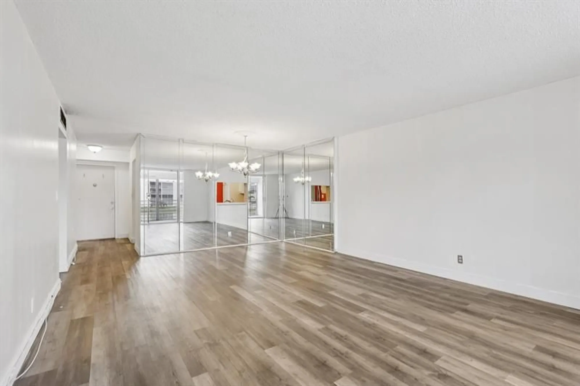 Property Slideshow image 6 of 39 | 1024 se 4th ave 204, Dania Beach, FL, 33004