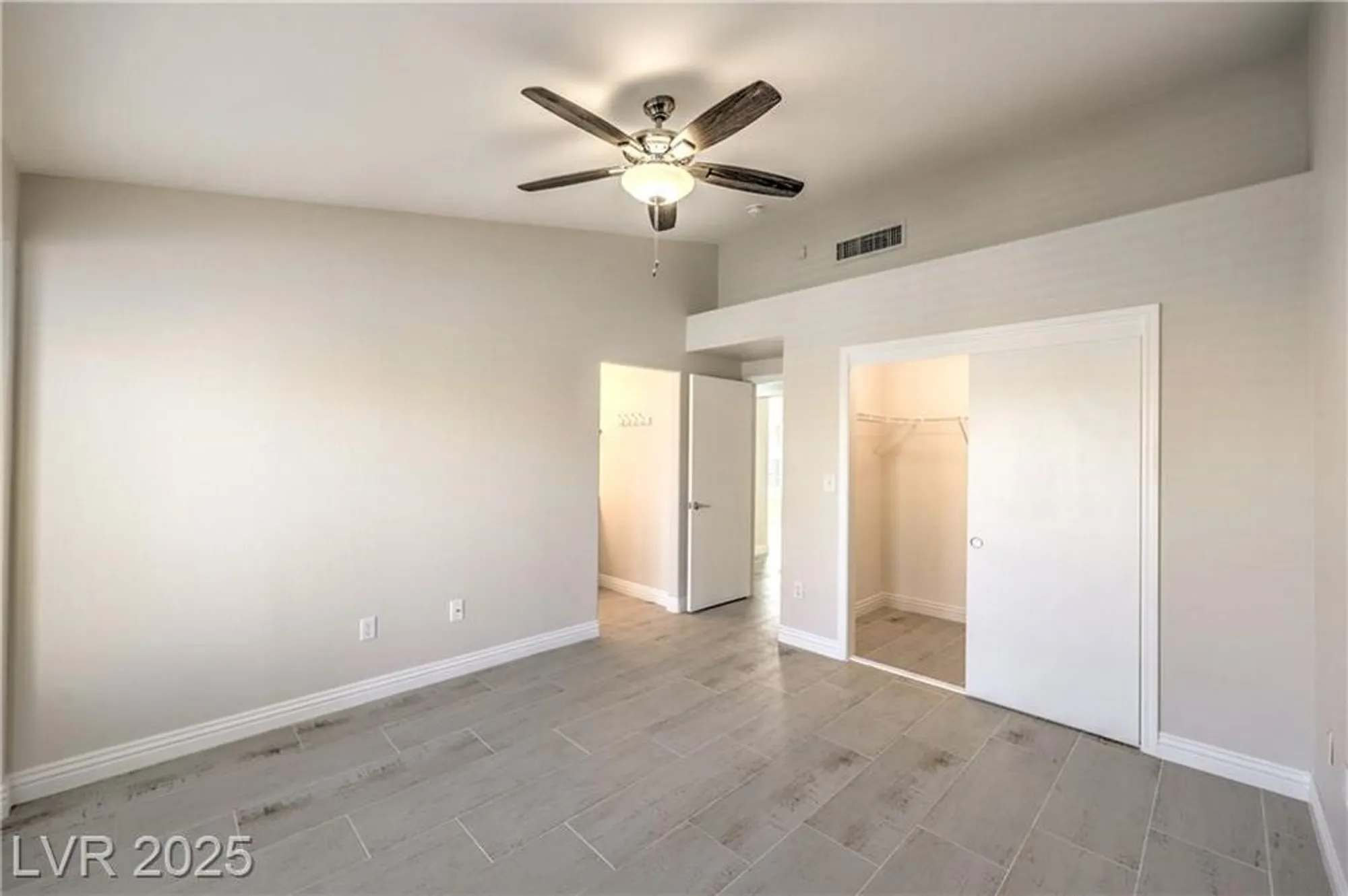 Property Slideshow image 19 of 57 | 10004 heyfield dr, Las Vegas, NV, 89134