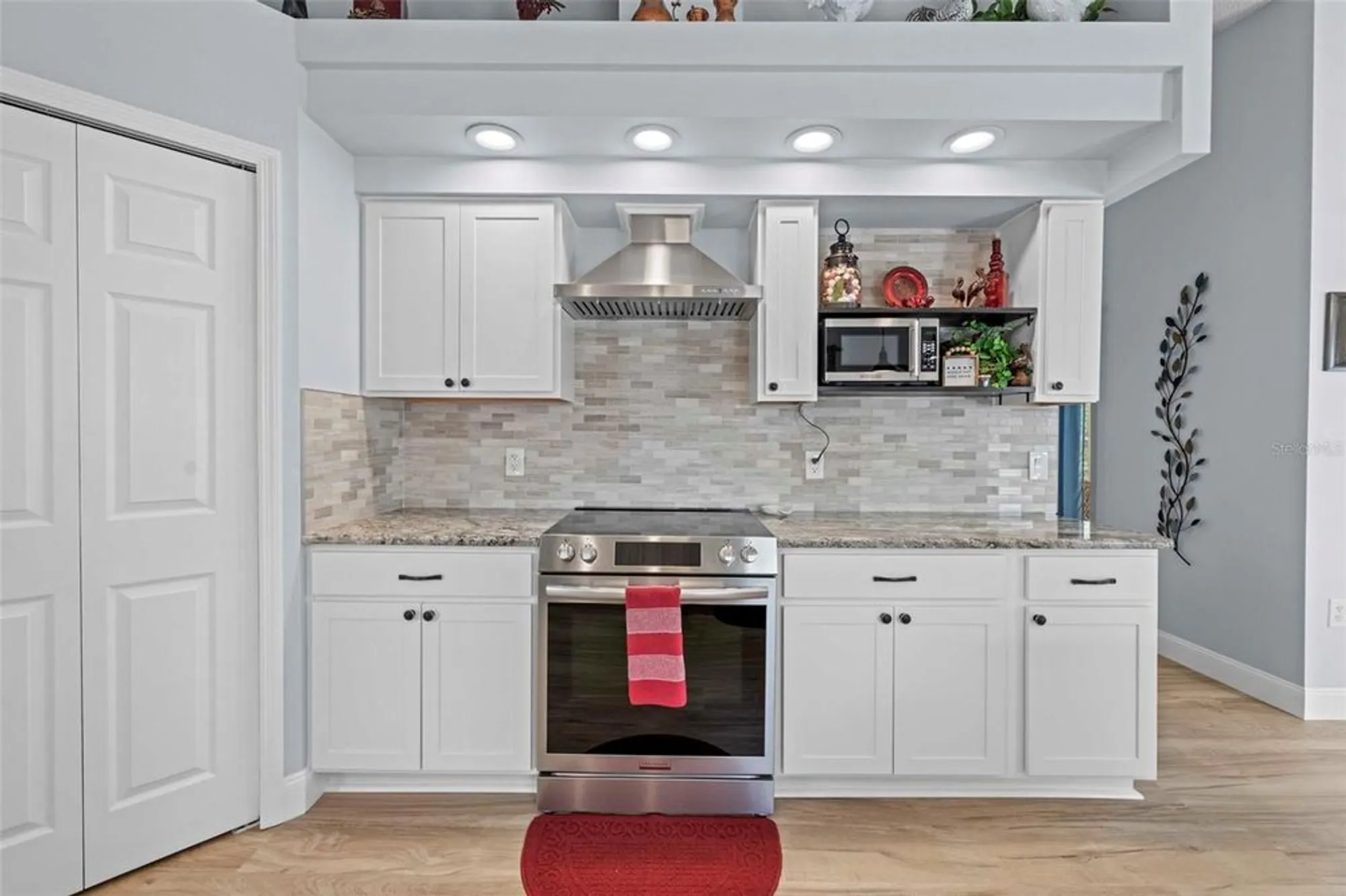 Property Slideshow image 22 of 61 | 412 mistwood ct, Spring Hill, FL, 34609