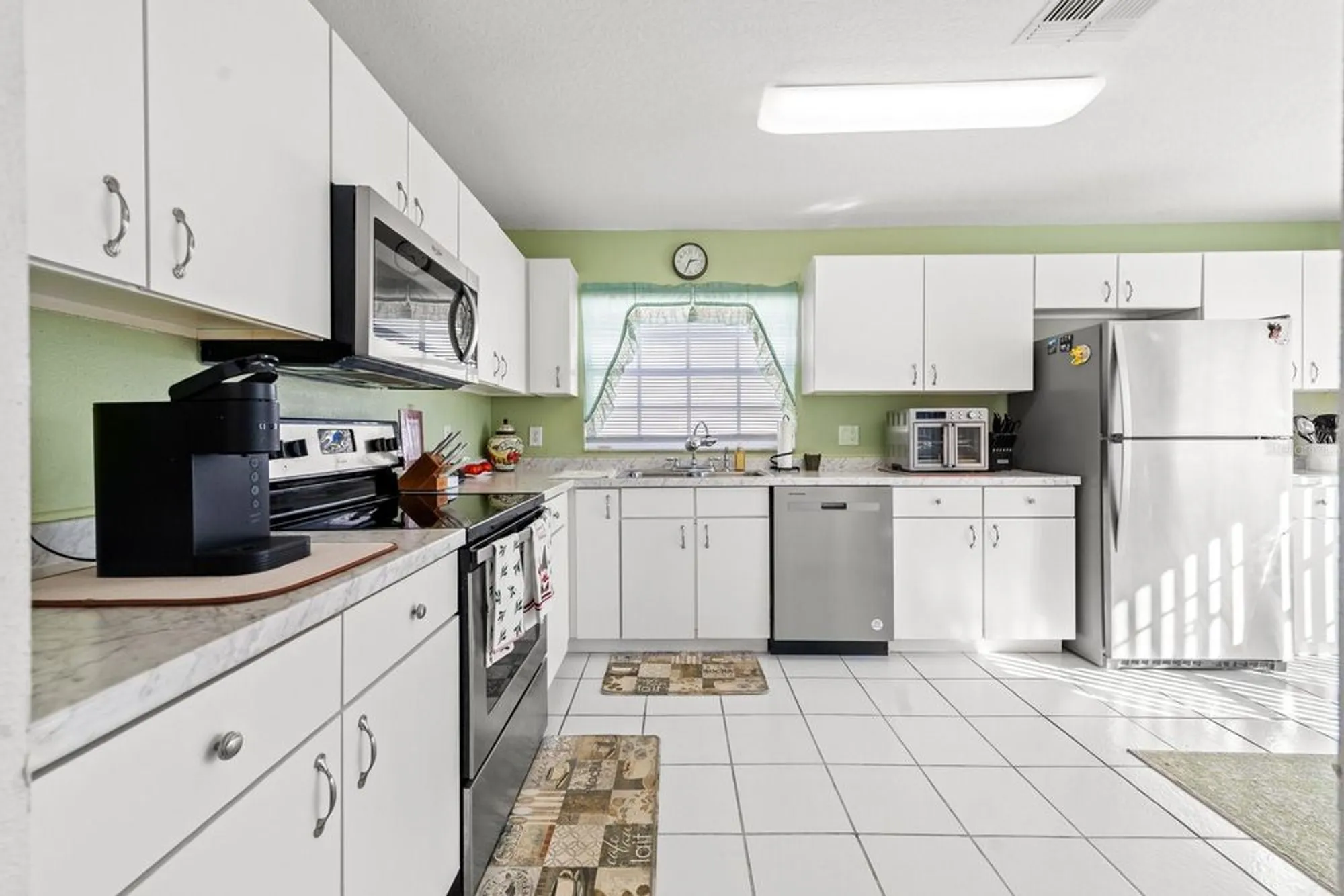 Property Slideshow image 18 of 34 | 221 prather dr, Davenport, FL, 33837