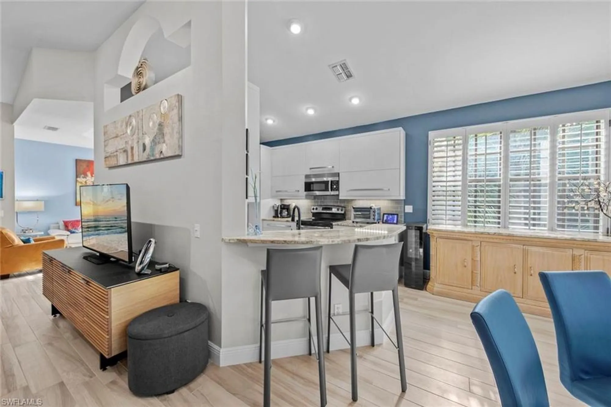 Property Slideshow image 20 of 40 | 27031 oakwood lake dr 201, Bonita Springs, FL, 34134