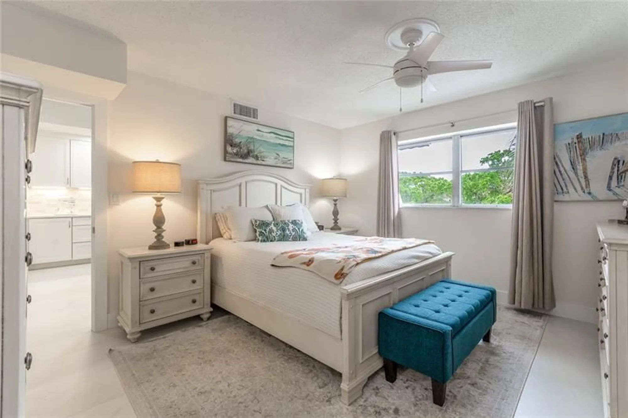 Property Slideshow image 4 of 61 | 9411 n hollybrook lake dr 310, Pembroke Pines, FL, 33025
