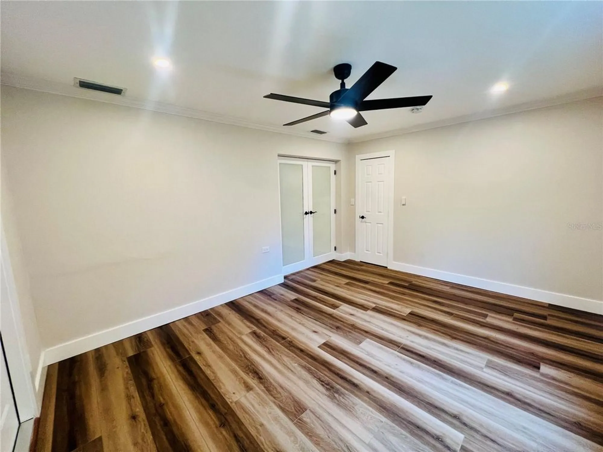 Property Slideshow image 11 of 28 | 801 leeward way, Palm Harbor, FL, 34685