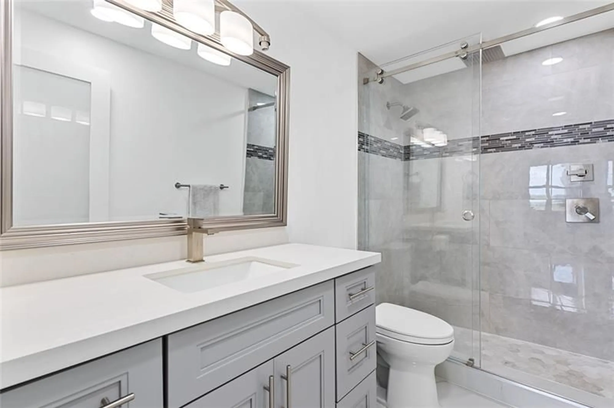 Property Slideshow image 10 of 41 | 3200 ne 36th st 1612, Fort Lauderdale, FL, 33308