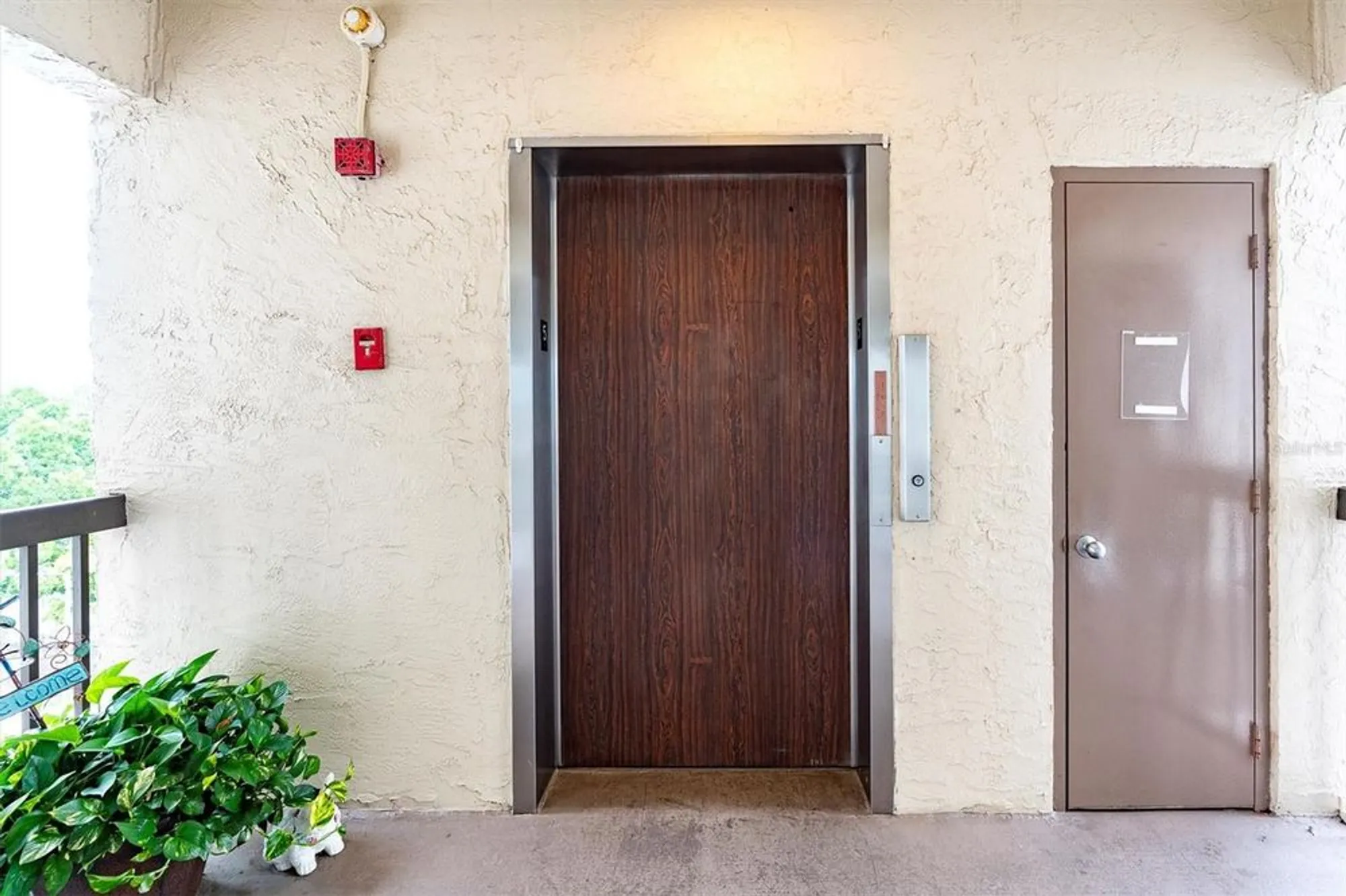 Property Slideshow image 35 of 48 | 8198 terrace garden dr n unit 511, Saint Petersburg, FL, 33709