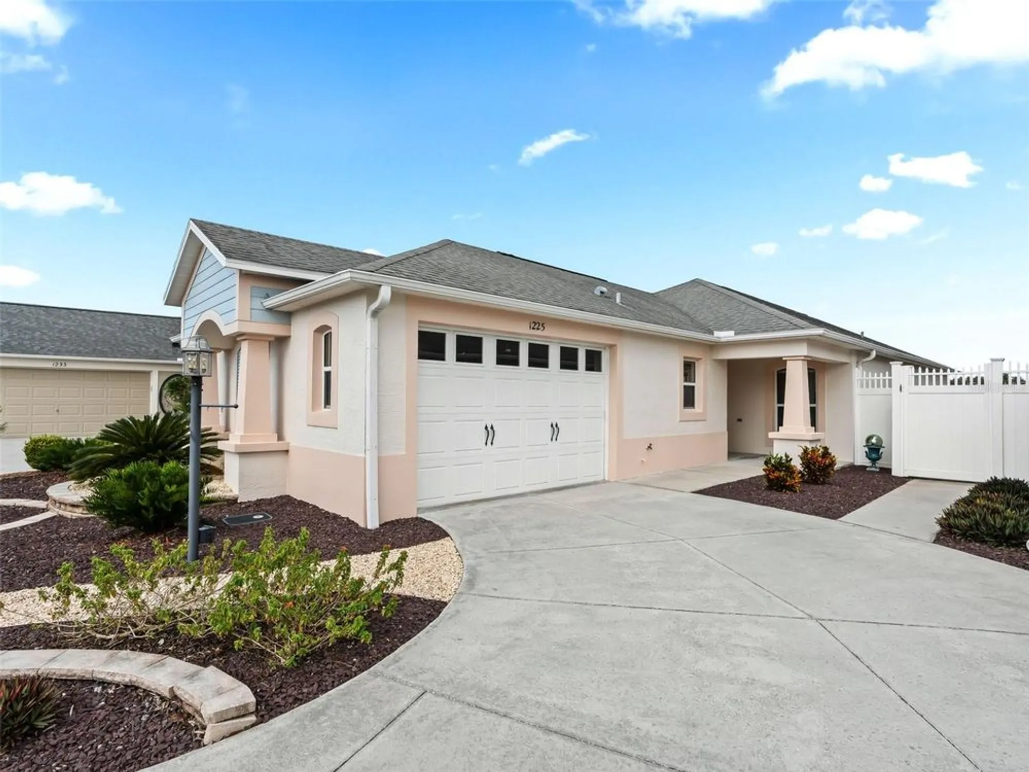 Property Slideshow image 7 of 54 | 1225 edgewater ln, The Villages, FL, 32162