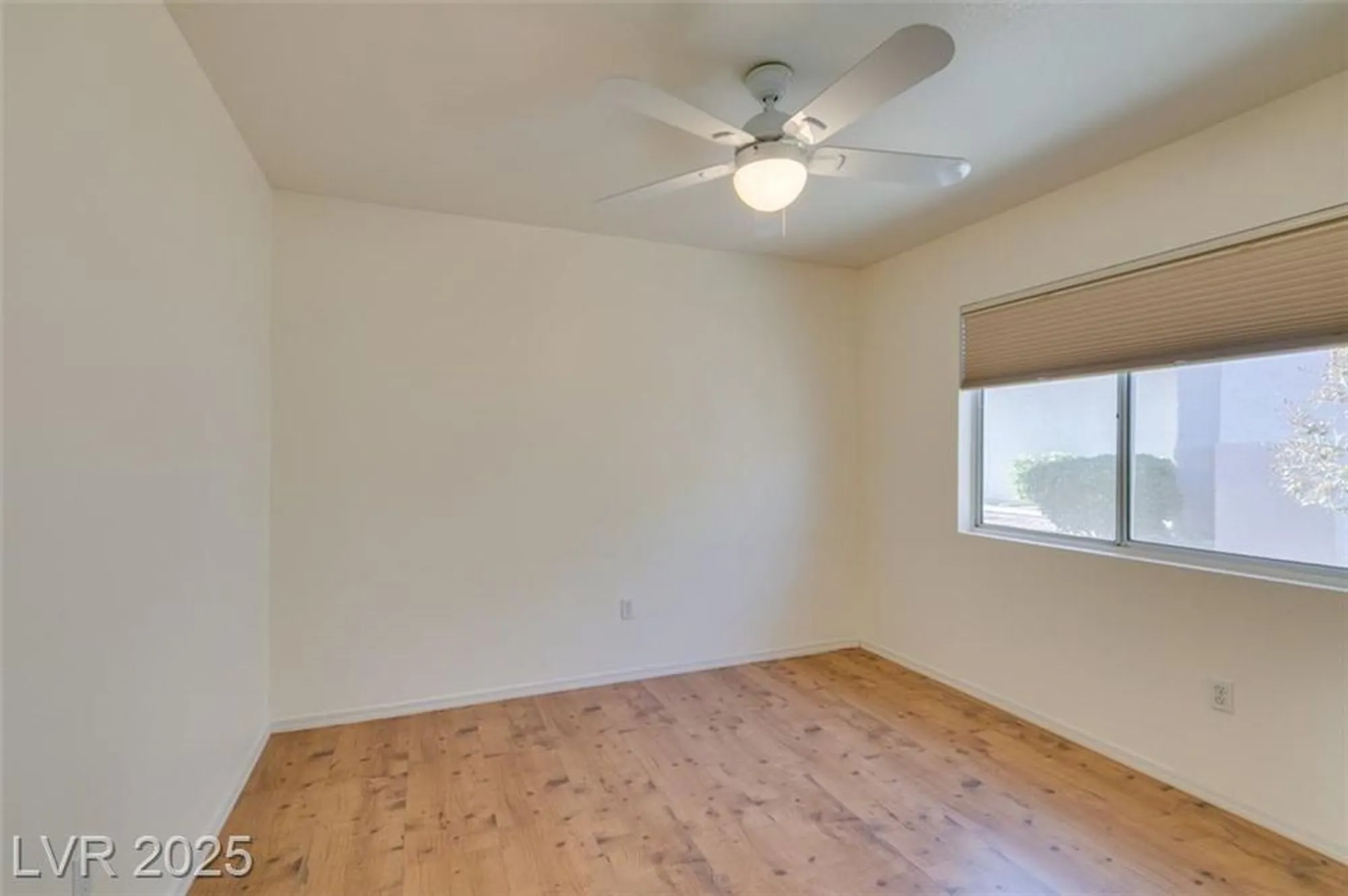 Property Slideshow image 16 of 27 | 2108 eagle watch dr, Henderson, NV, 89012