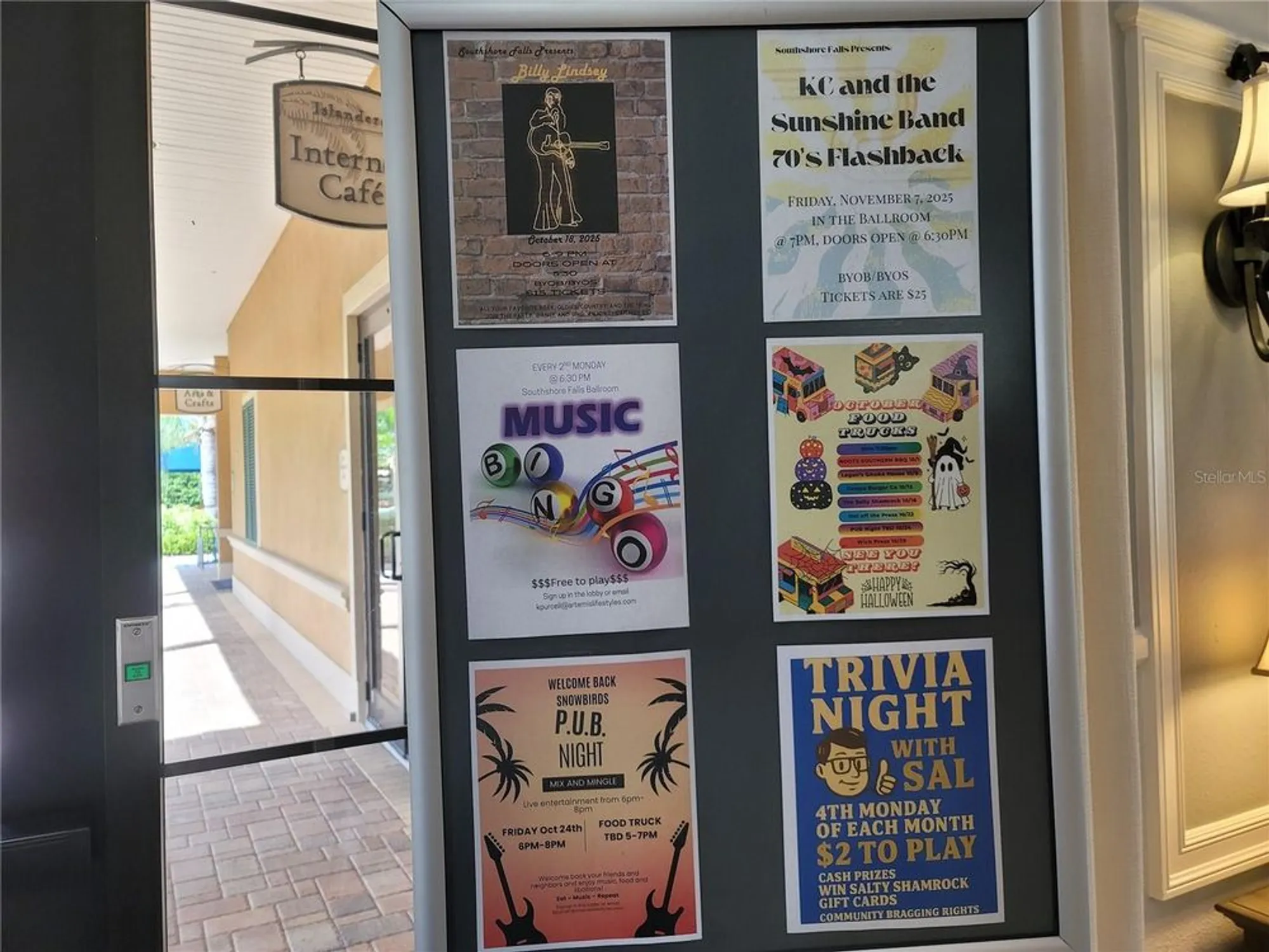 Property Slideshow image 41 of 100 | 303 bluewater falls ct, Apollo Beach, FL, 33572