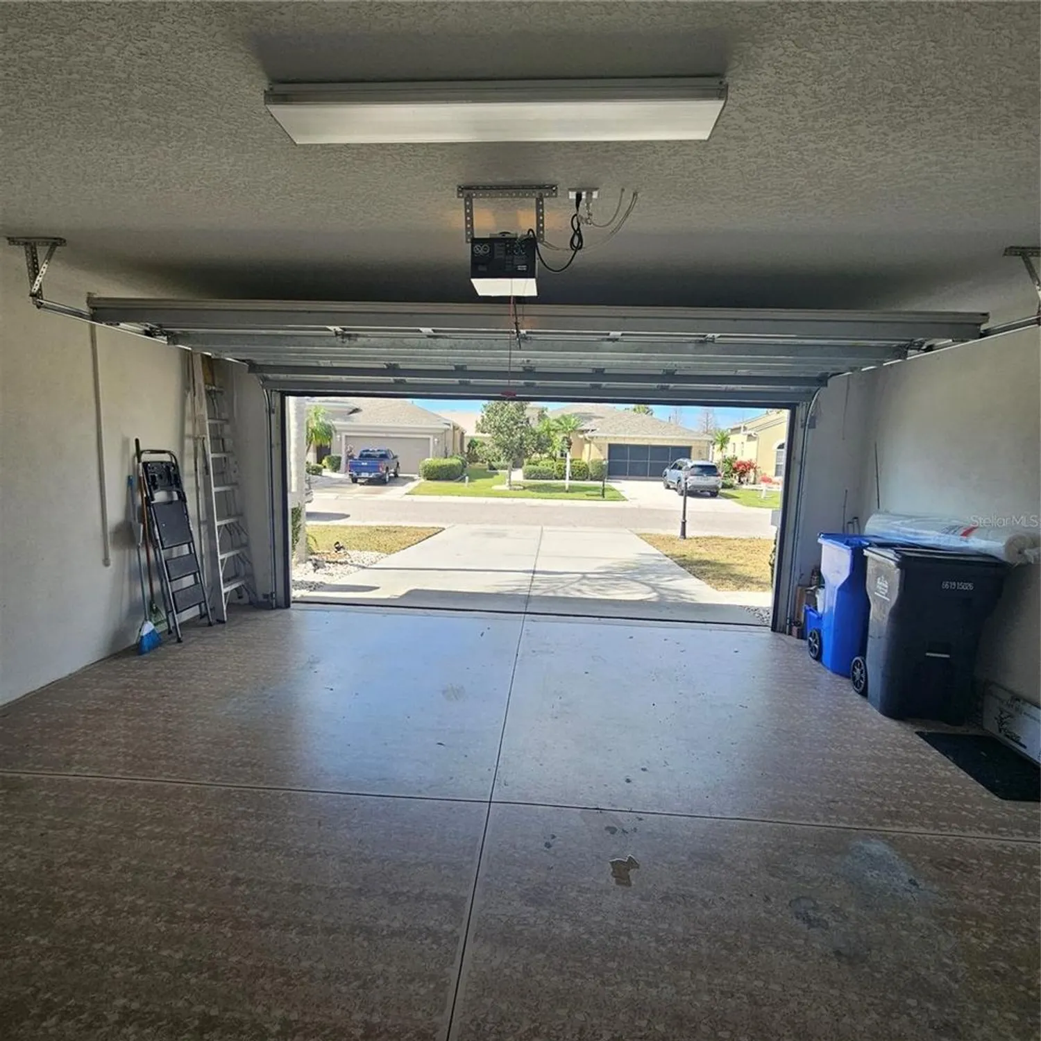 Property Slideshow image 41 of 44 | 920 regal manor way, Sun City Center, FL, 33573