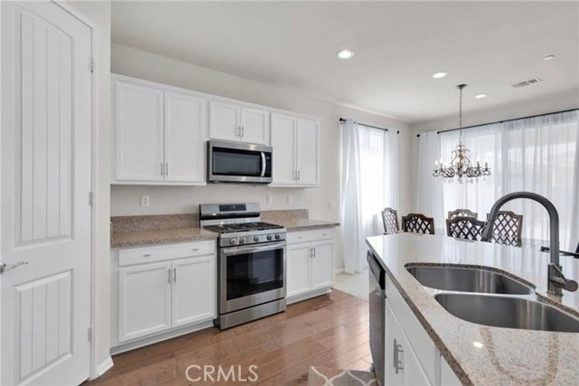 Property Slideshow image 12 of 46 | 18935 lariat st, Apple Valley, CA, 92308