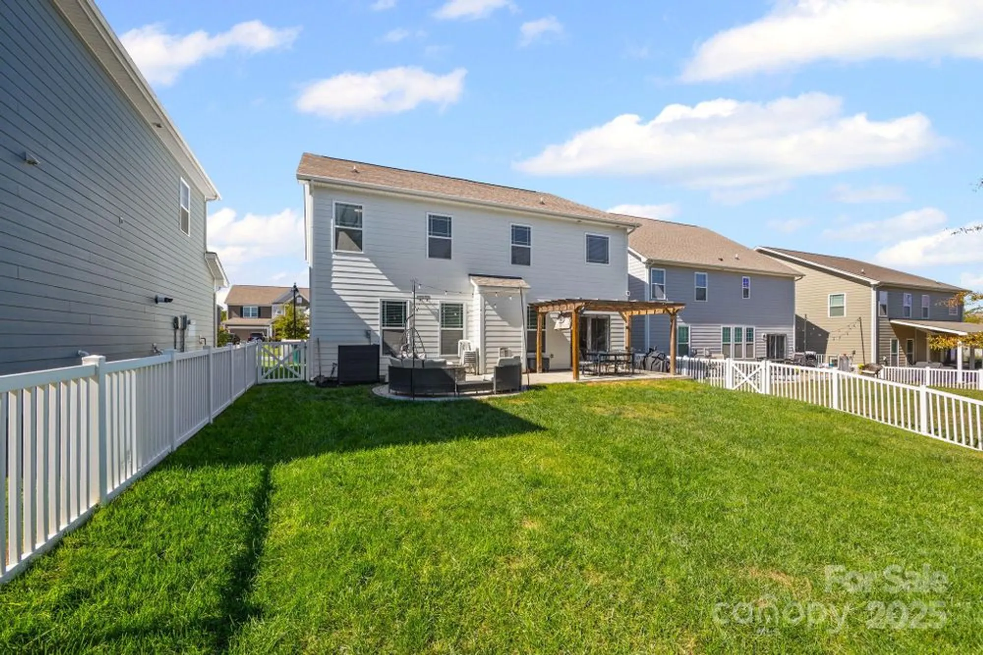 Property Slideshow image 35 of 46 | 1731 santa clara trce, Lake Wylie, SC, 29710