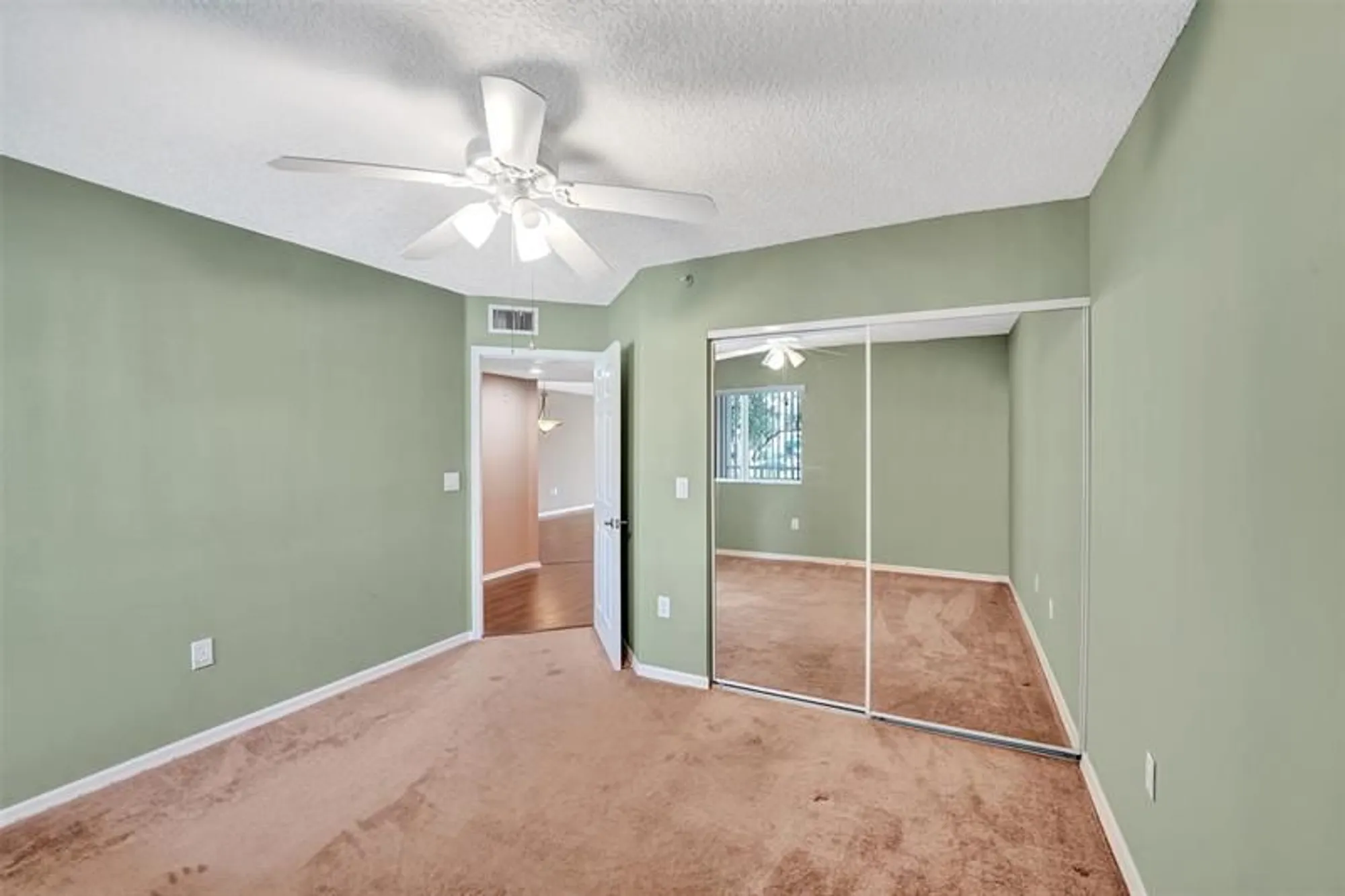Property Slideshow image 40 of 69 | 9563 weldon cir apt d212, Fort Lauderdale, FL, 33321