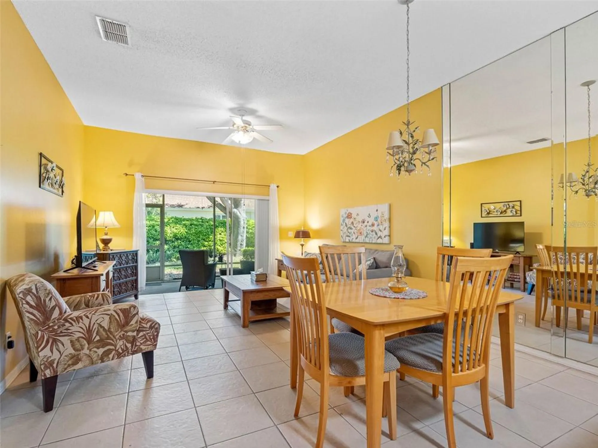 Property Slideshow image 11 of 48 | 2618 newcomb ct # 12, Sun City Center, FL, 33573