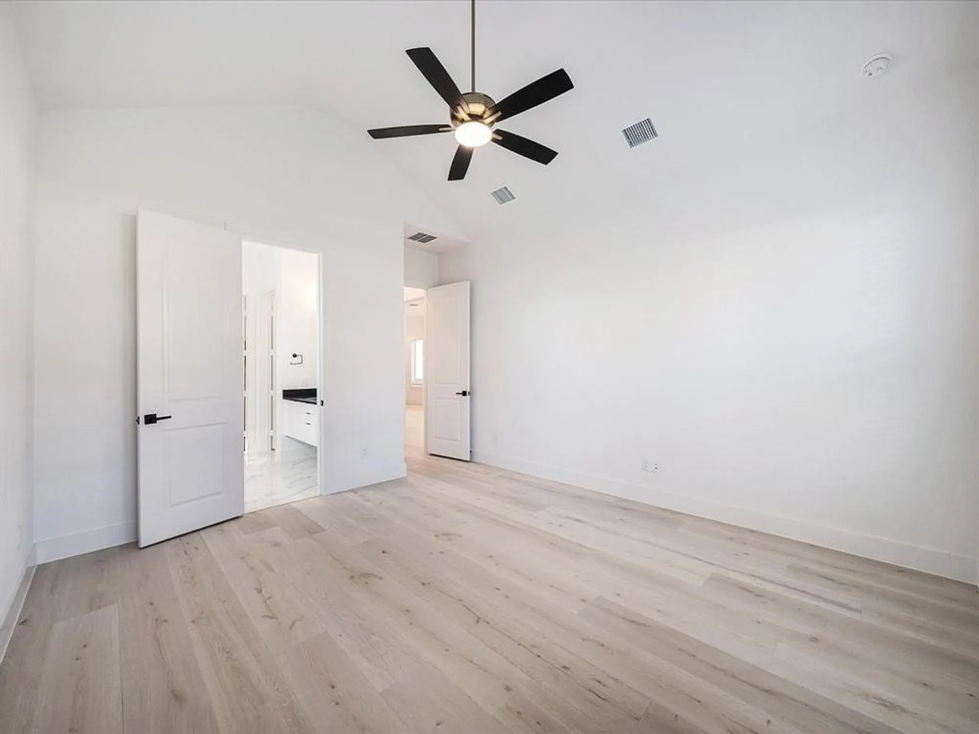 Property Slideshow image 16 of 40 | 1433 imperial ave, Frisco, TX, 75036