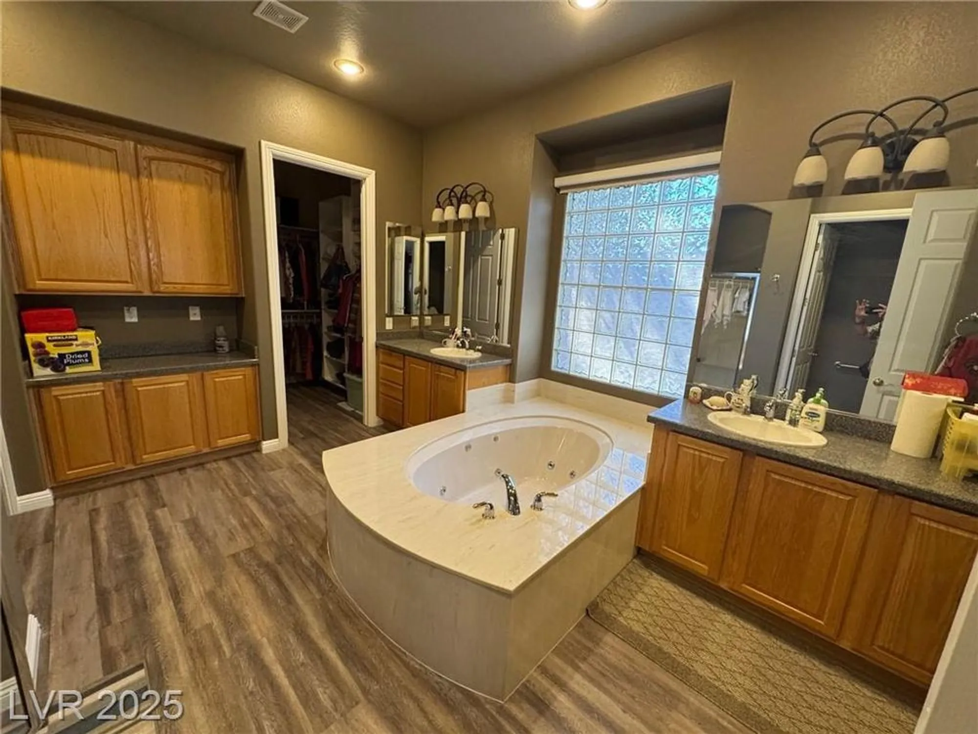 Property Slideshow image 21 of 47 | 4507 denaro dr, Las Vegas, NV, 89135