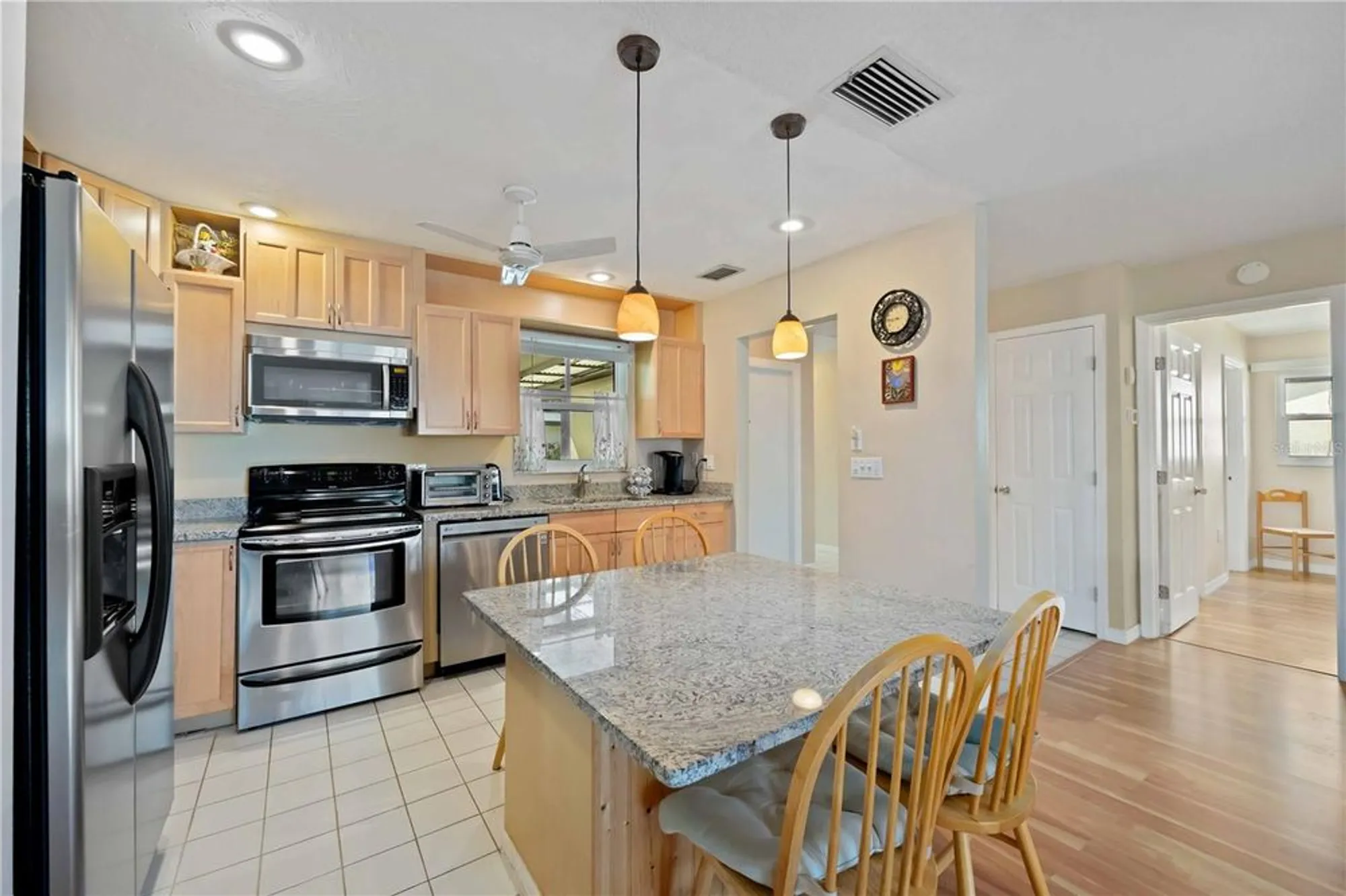 Property Slideshow image 12 of 51 | 3527 silver pine ct # 82, Sarasota, FL, 34231