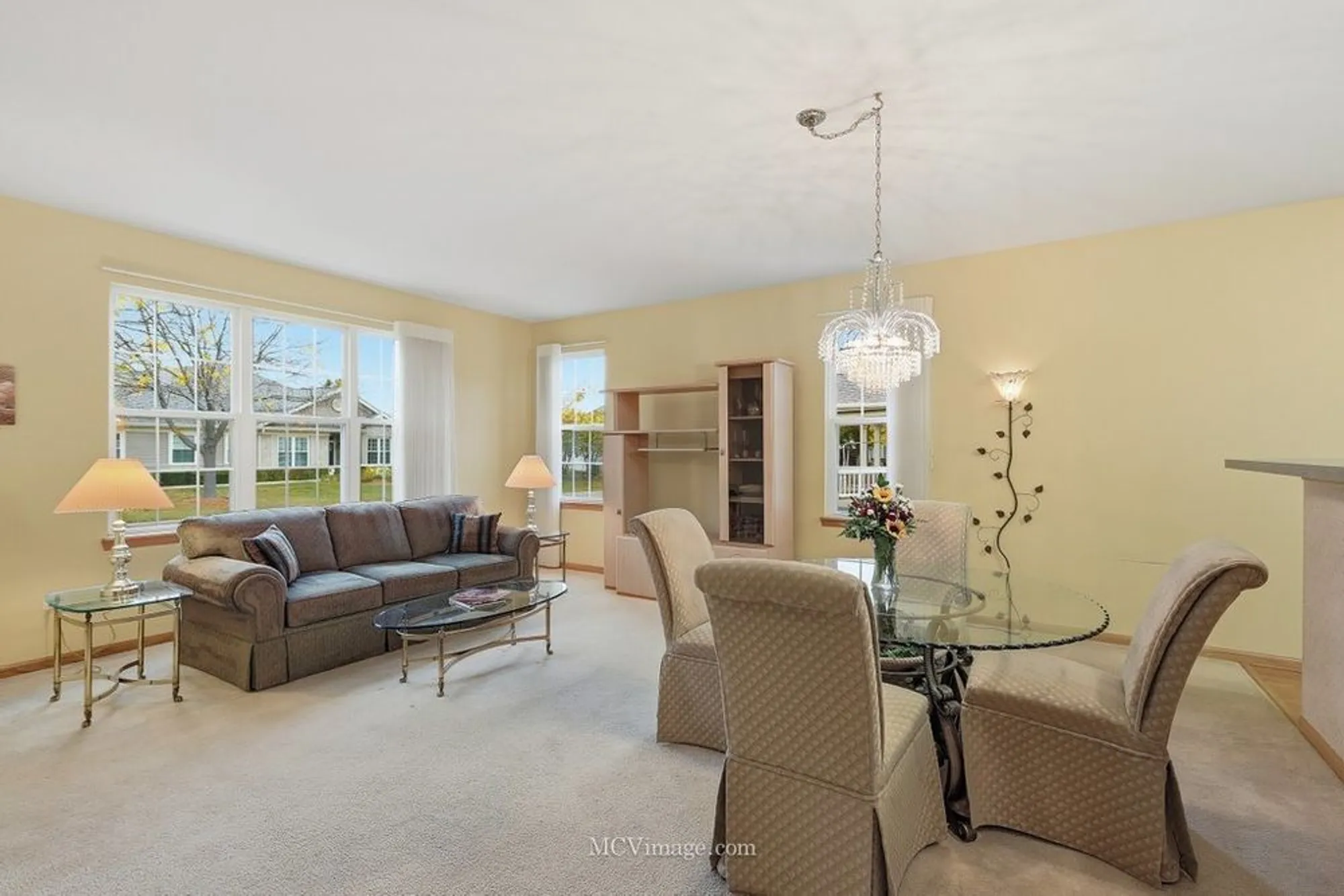 Property Slideshow image 14 of 34 | 21525 lake saint clair dr, Crest Hill, IL, 60403