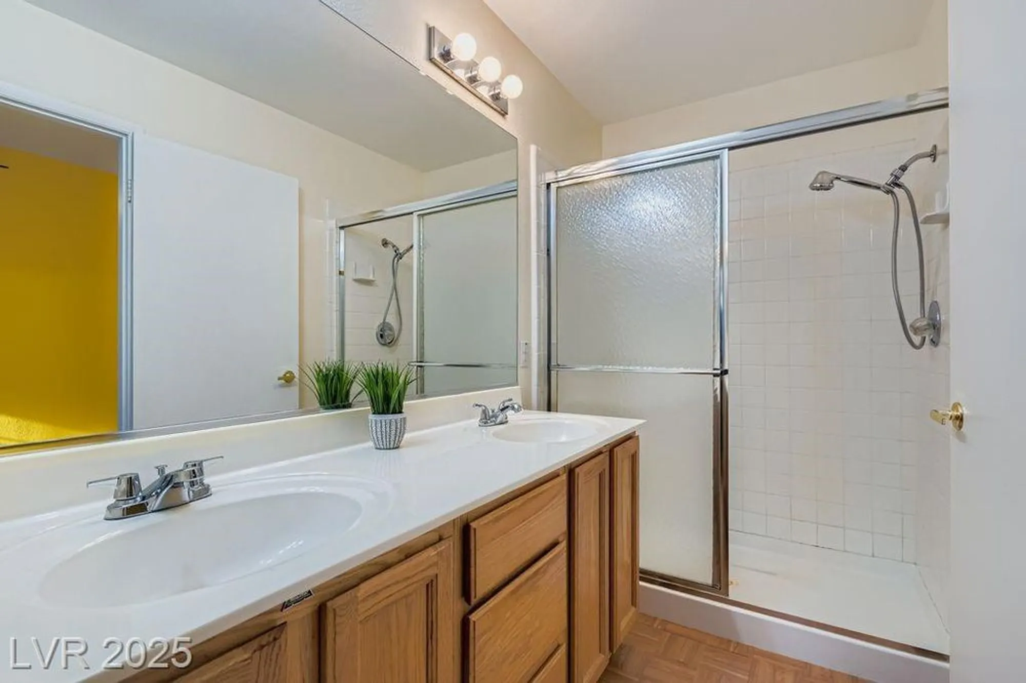 Property Slideshow image 7 of 18 | 4833 lawnwood ct, Las Vegas, NV, 89130