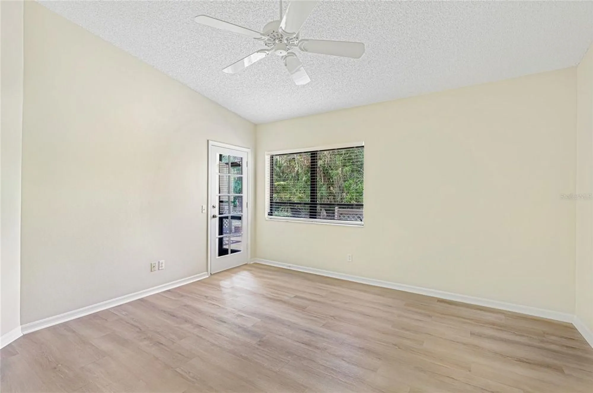 Property Slideshow image 17 of 44 | 7106 saint andrews ln, Sarasota, FL, 34243