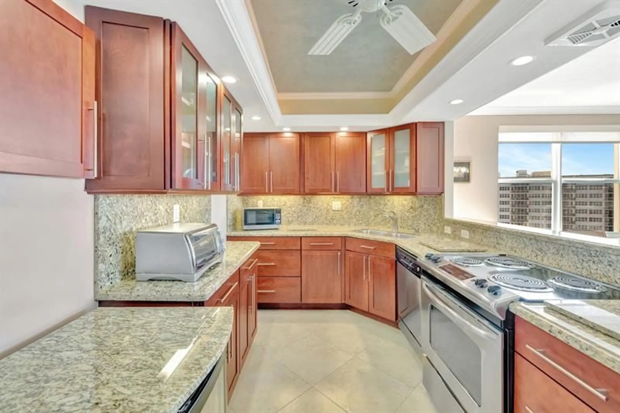 Property Slideshow image 10 of 49 | 3300 ne 36th st 1516, Fort Lauderdale, FL, 33308