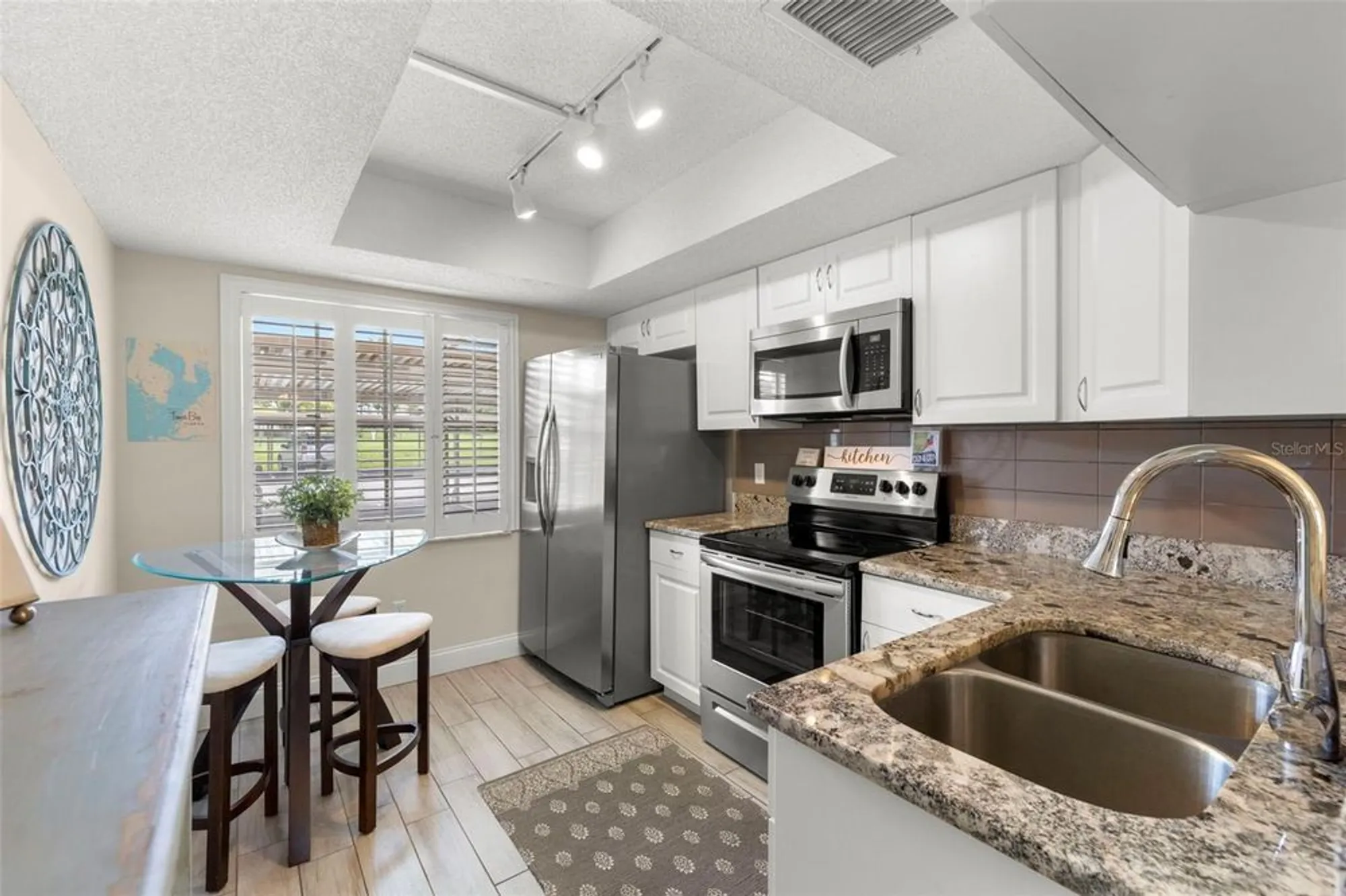 Property Slideshow image 10 of 56 | 1370 heather ridge blvd apt 105, Dunedin, FL, 34698