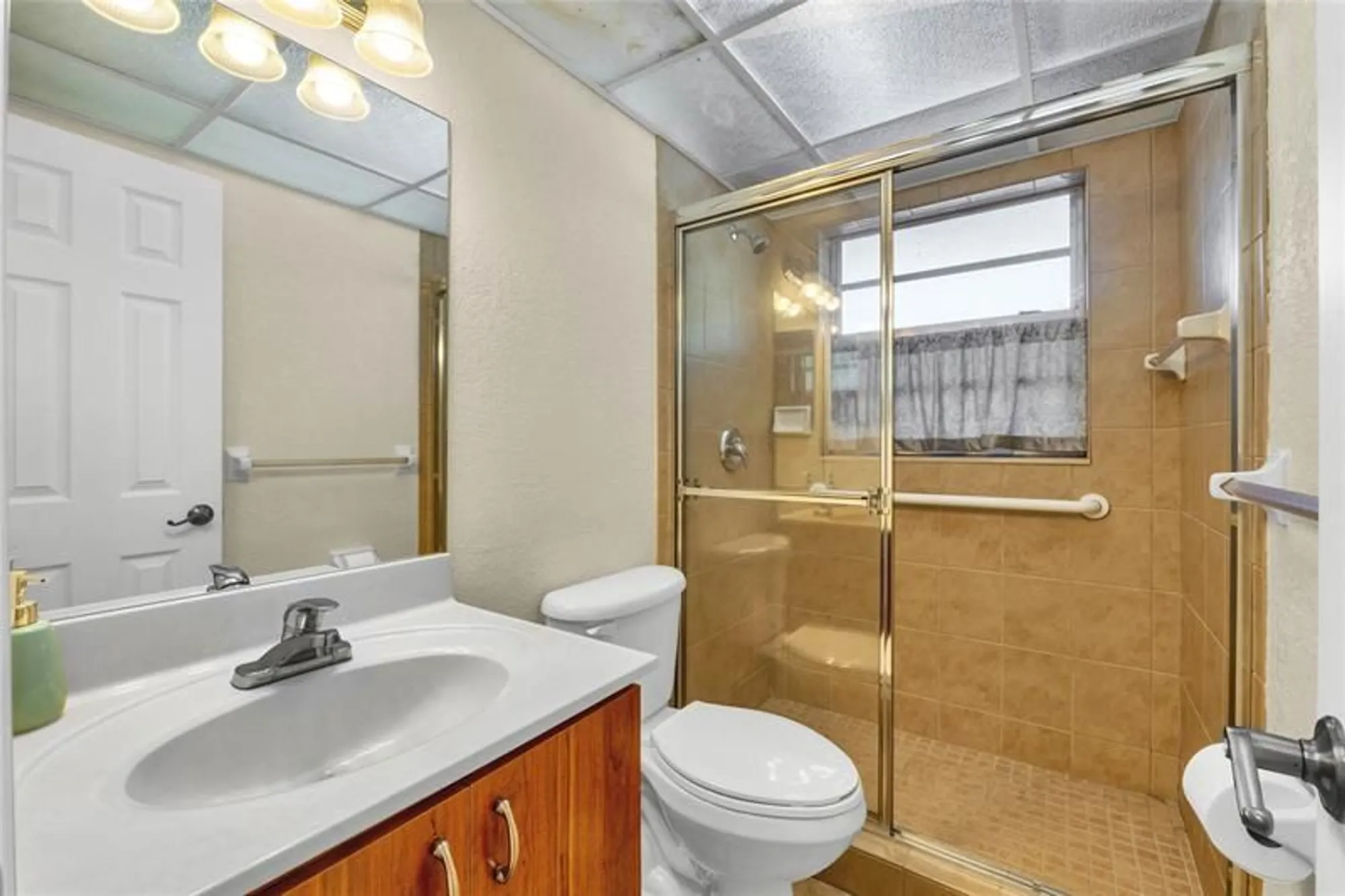 Property Slideshow image 10 of 11 | 1015 country club dr apt 203, Margate, FL, 33063