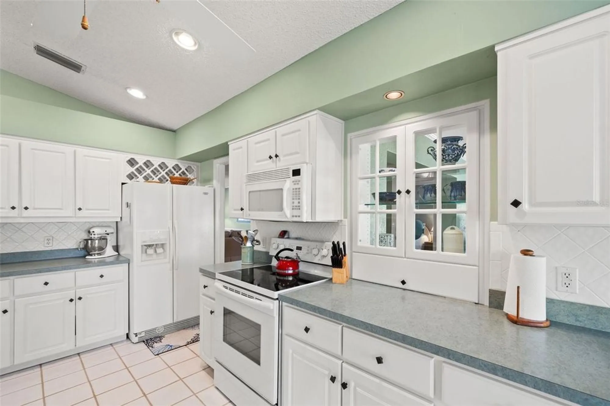 Property Slideshow image 24 of 77 | 2647 royal ridge dr, Spring Hill, FL, 34606