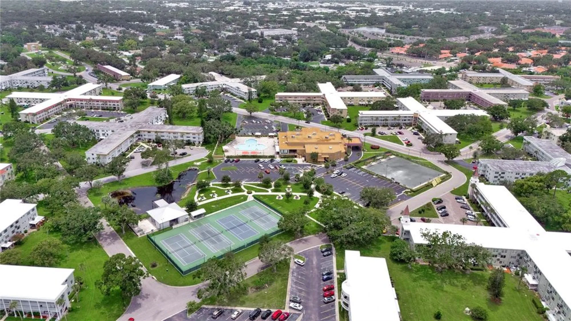 Property Slideshow image 31 of 38 | 2463 brazilia dr apt 31, Clearwater, FL, 33763