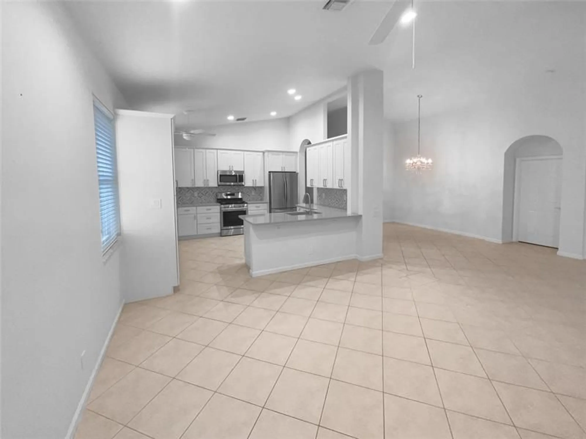 Property Slideshow image 11 of 26 | 390 nw sunview way, Port St Lucie, FL, 34986