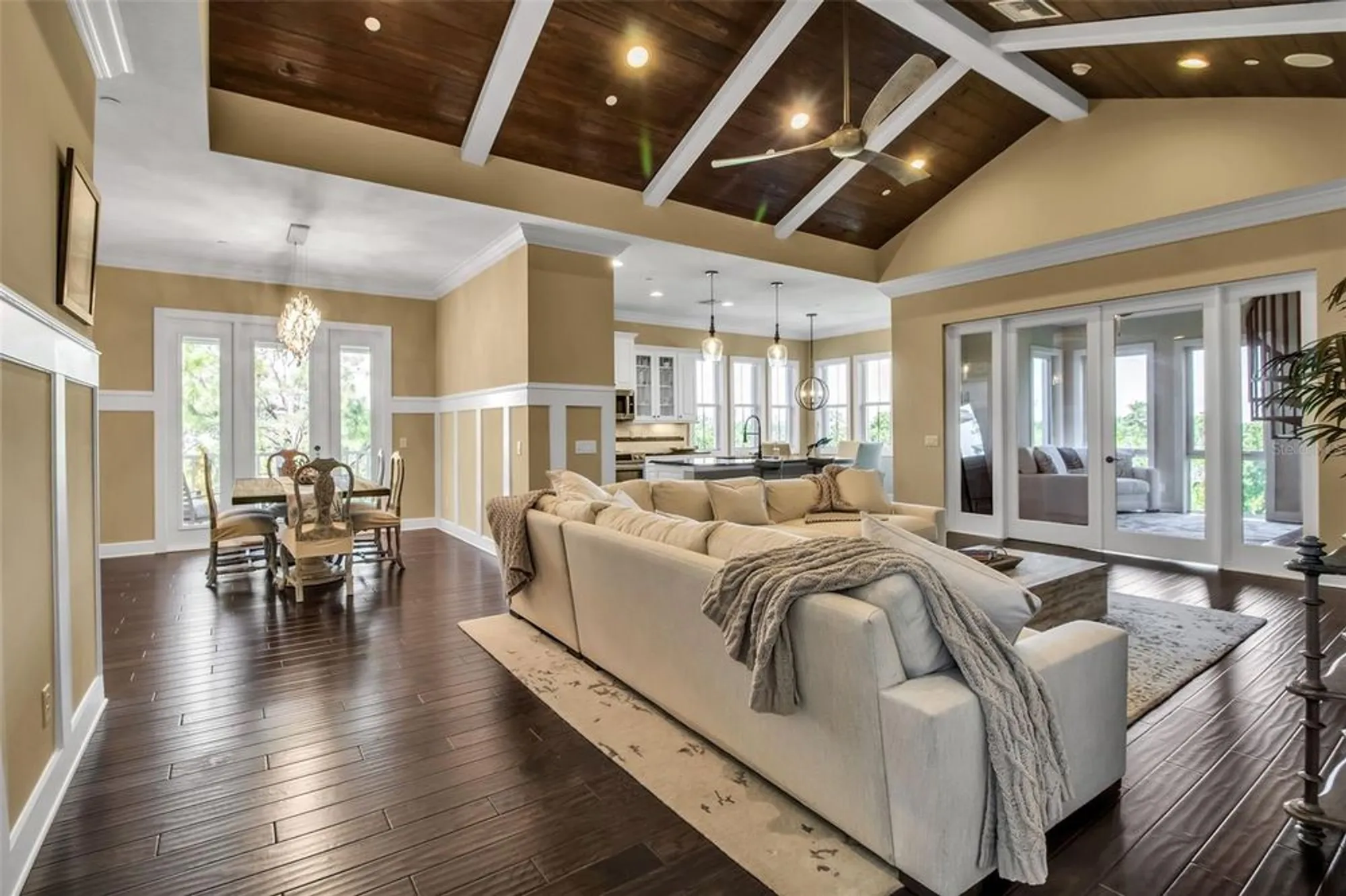 Property Slideshow image 27 of 99 | 321 sapphire lake dr 202, Bradenton, FL, 34209