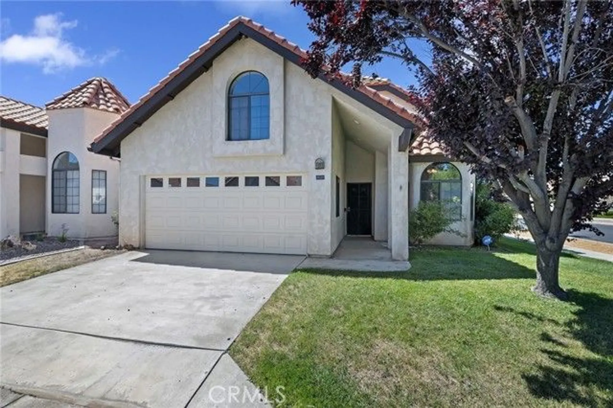 Property Slideshow image 1 of 24 | 19229 pine way, Apple Valley, CA, 92308