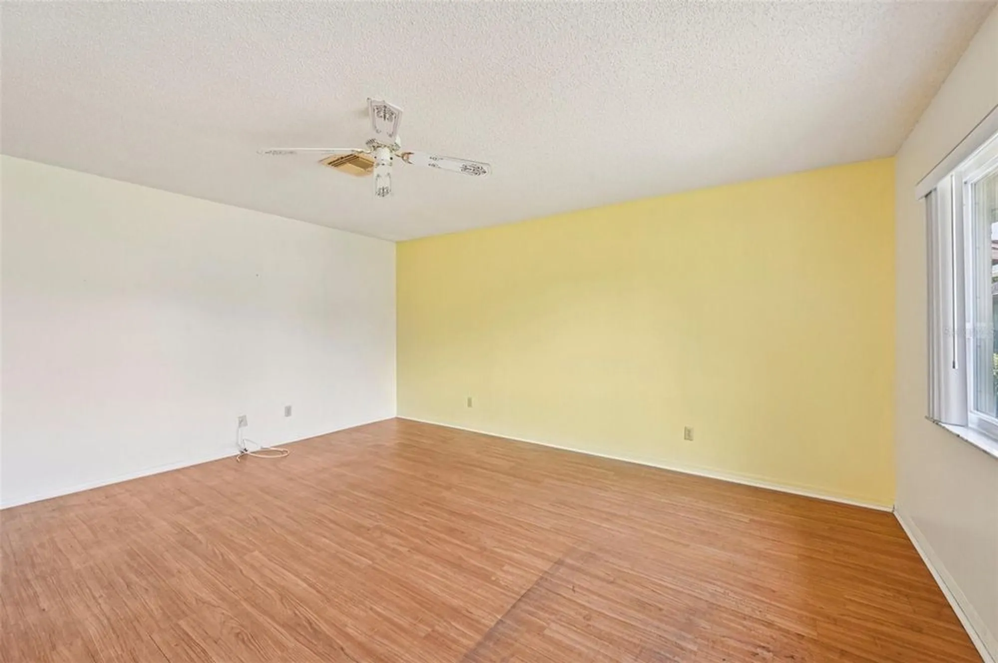 Property Slideshow image 4 of 59 | 1908 canterbury ln 25, Sun City Center, FL, 33573