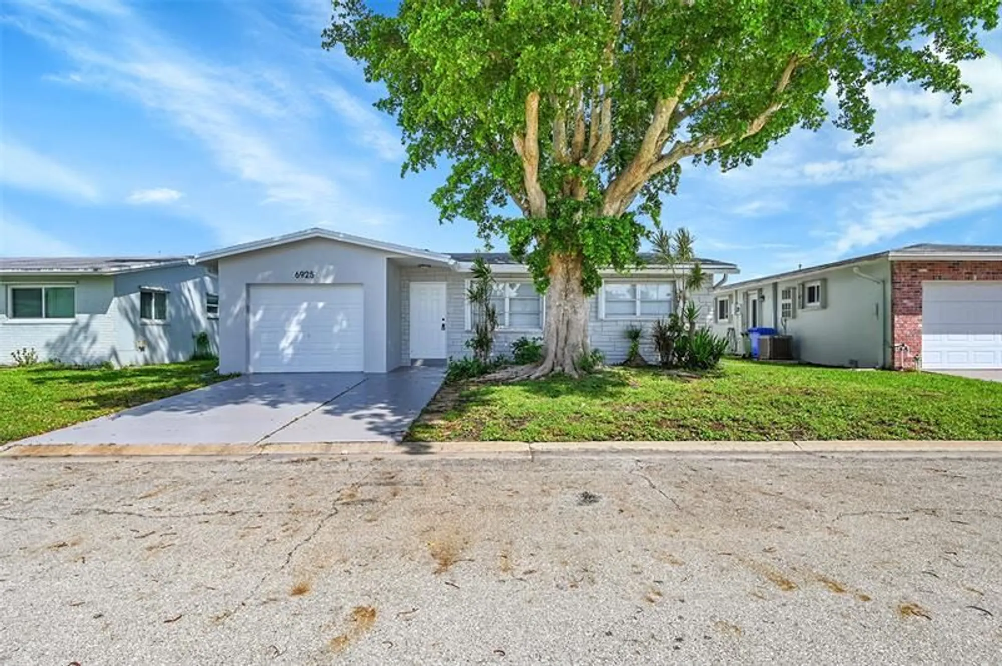 Property Slideshow image 3 of 35 | 6925 nw 11th st, Margate, FL, 33063