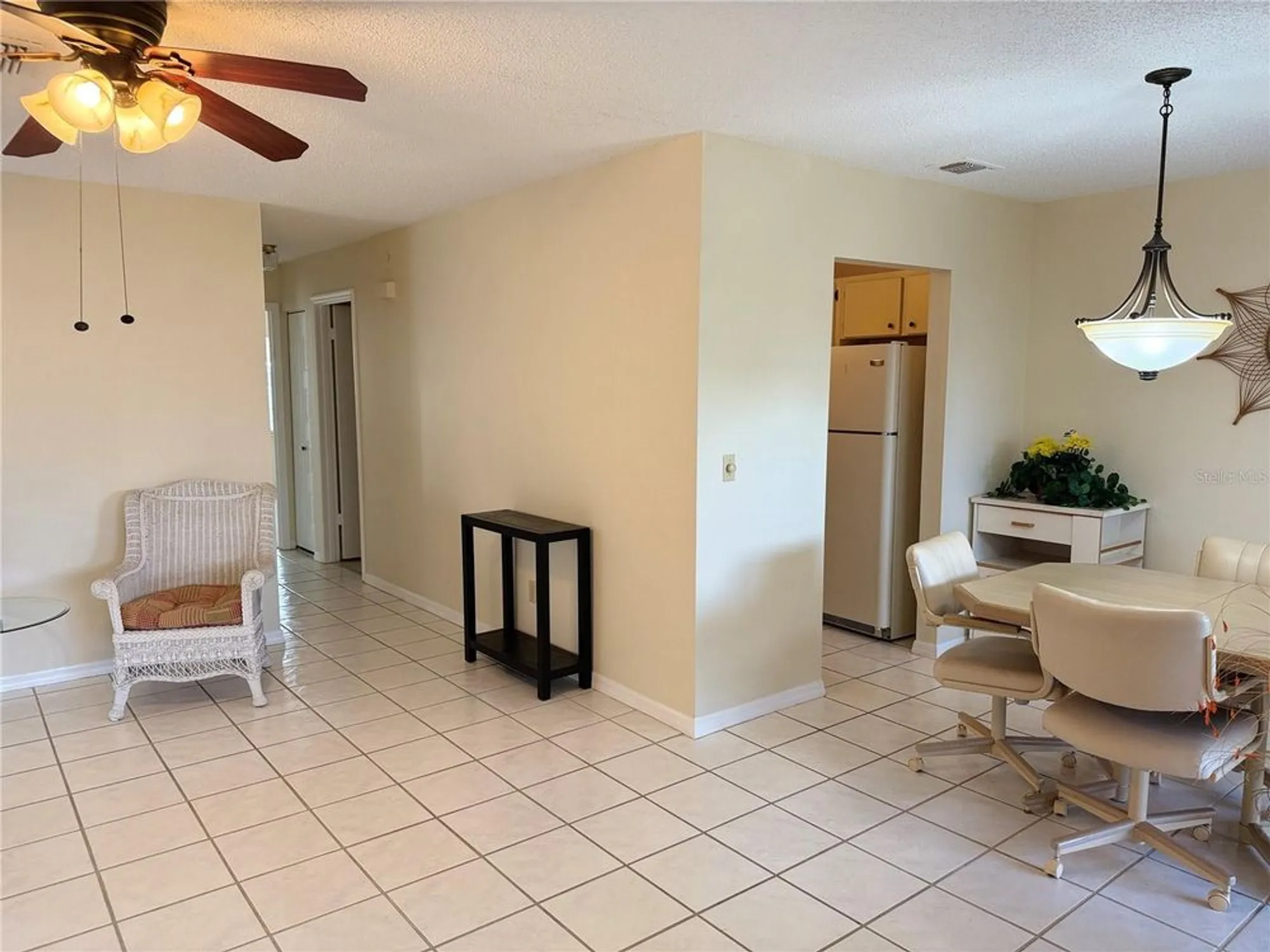 Property Slideshow image 8 of 37 | 407 feltham trl unit b, Sun City Center, FL, 33573