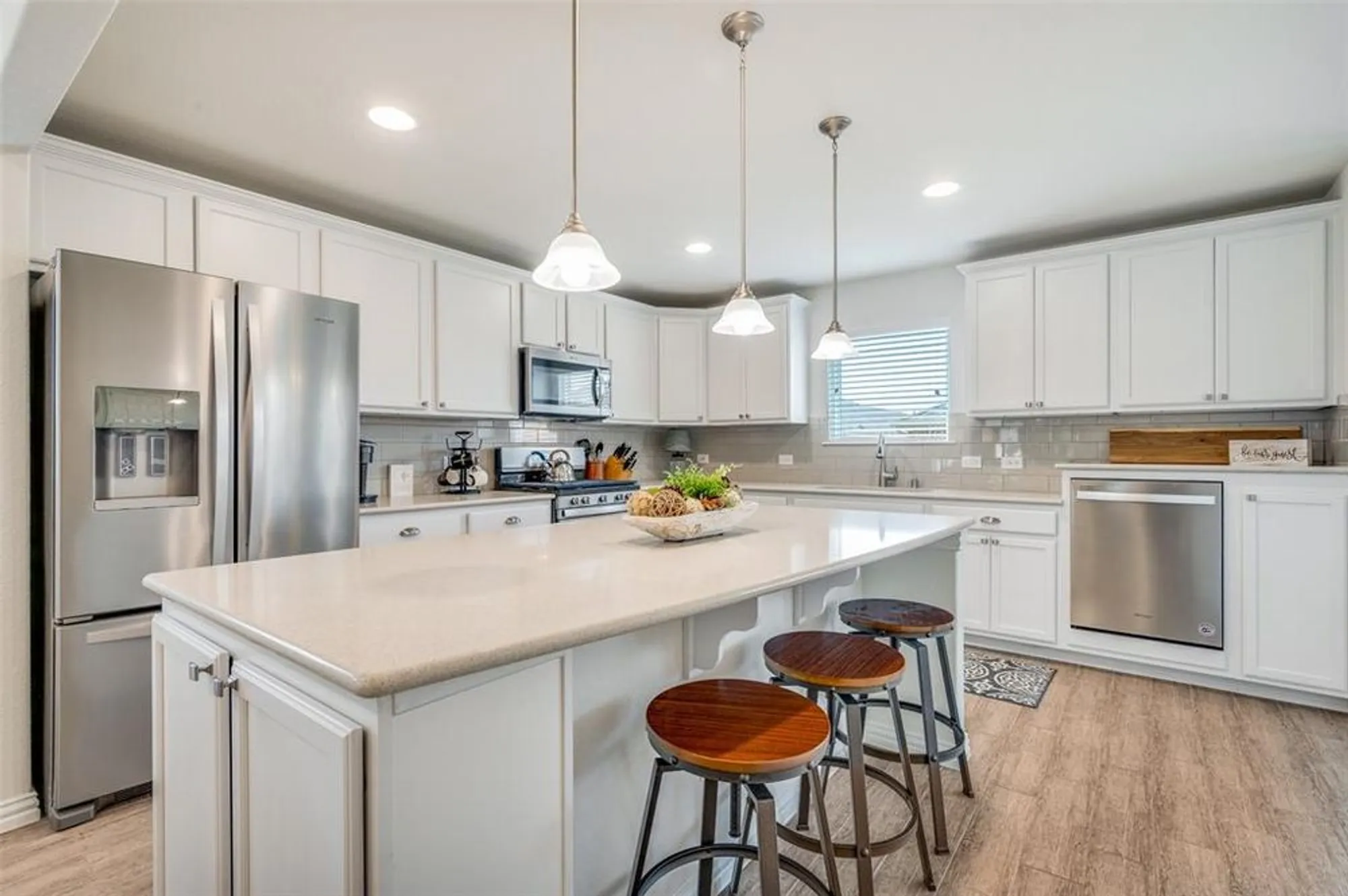Property Slideshow image 8 of 29 | 8873 shore crest rd, Frisco, TX, 75036