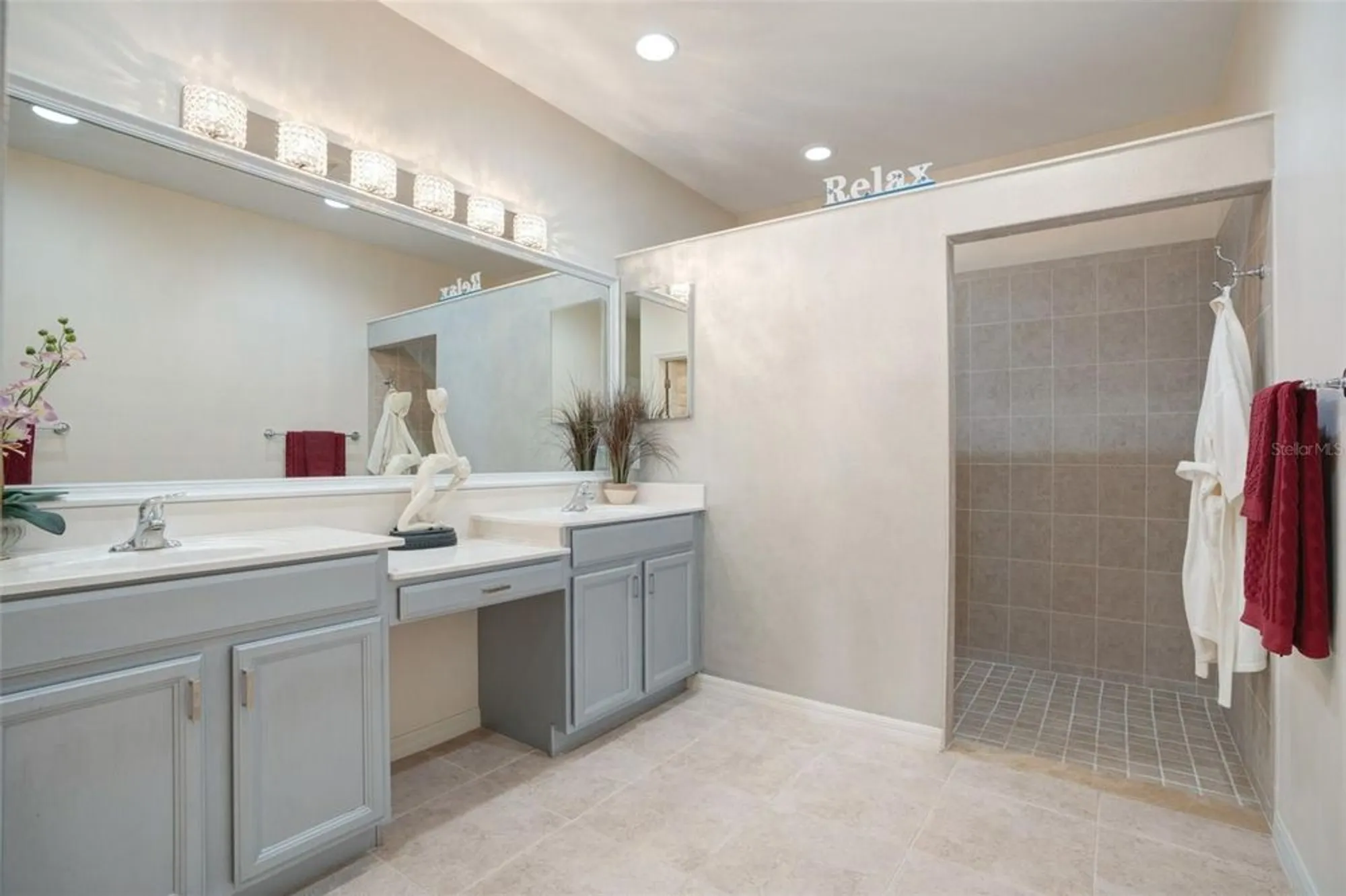 Property Slideshow image 27 of 36 | 1410 maseno dr, Venice, FL, 34292