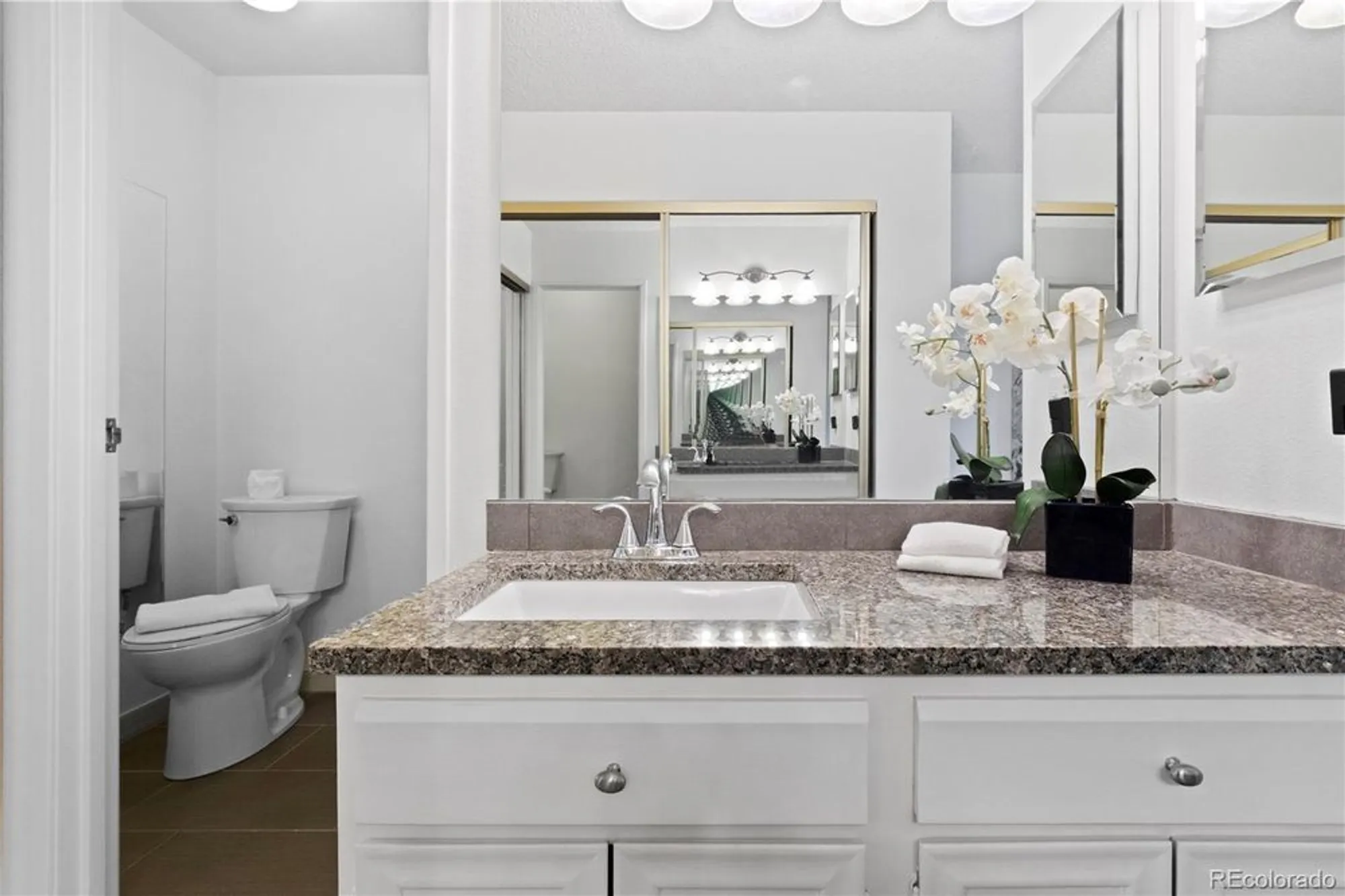 Property Slideshow image 14 of 50 | 14152 e linvale pl apt 605, Aurora, CO, 80014