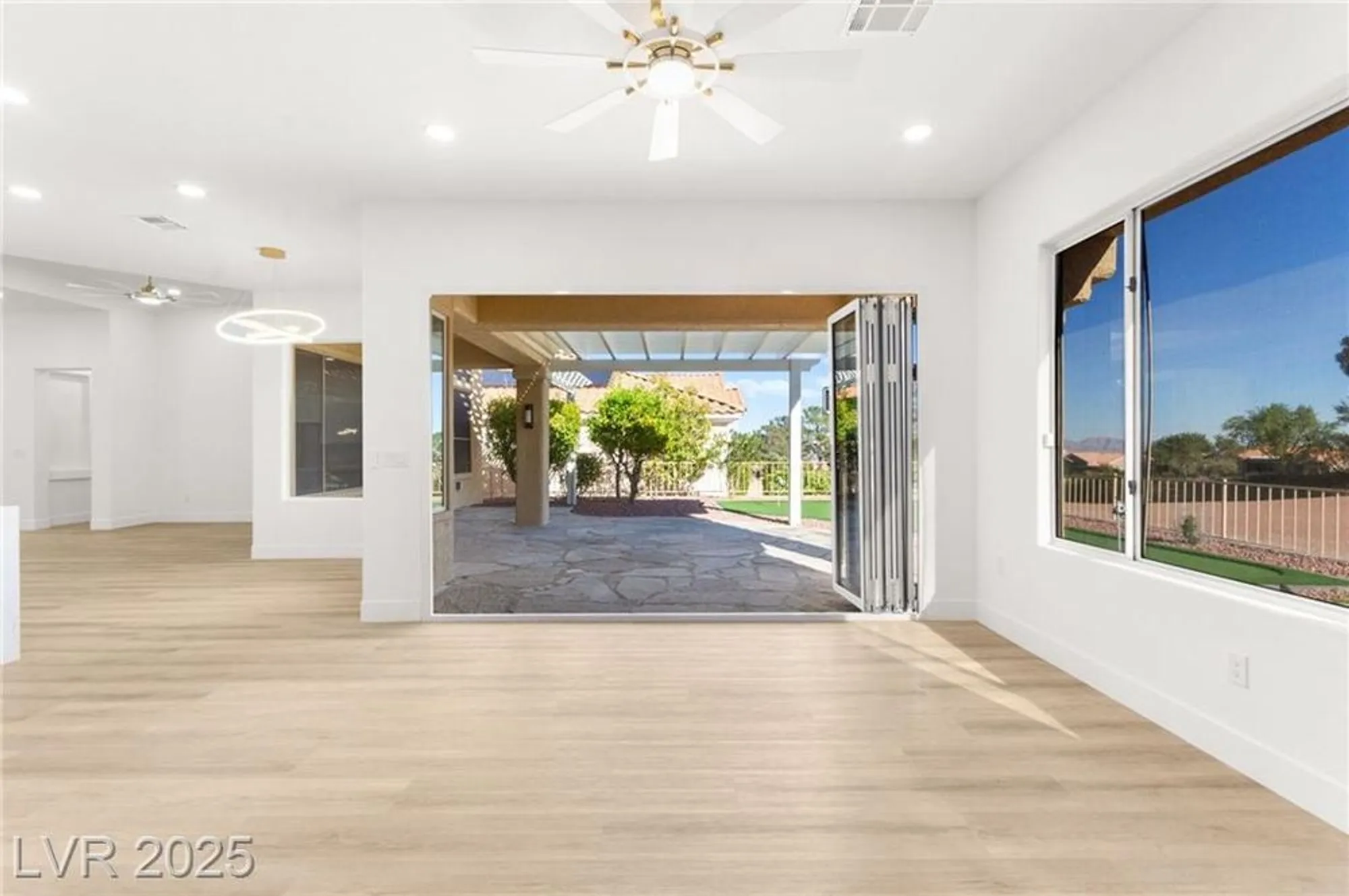 Property Slideshow image 17 of 99 | 3004 darby falls dr, Las Vegas, NV, 89134