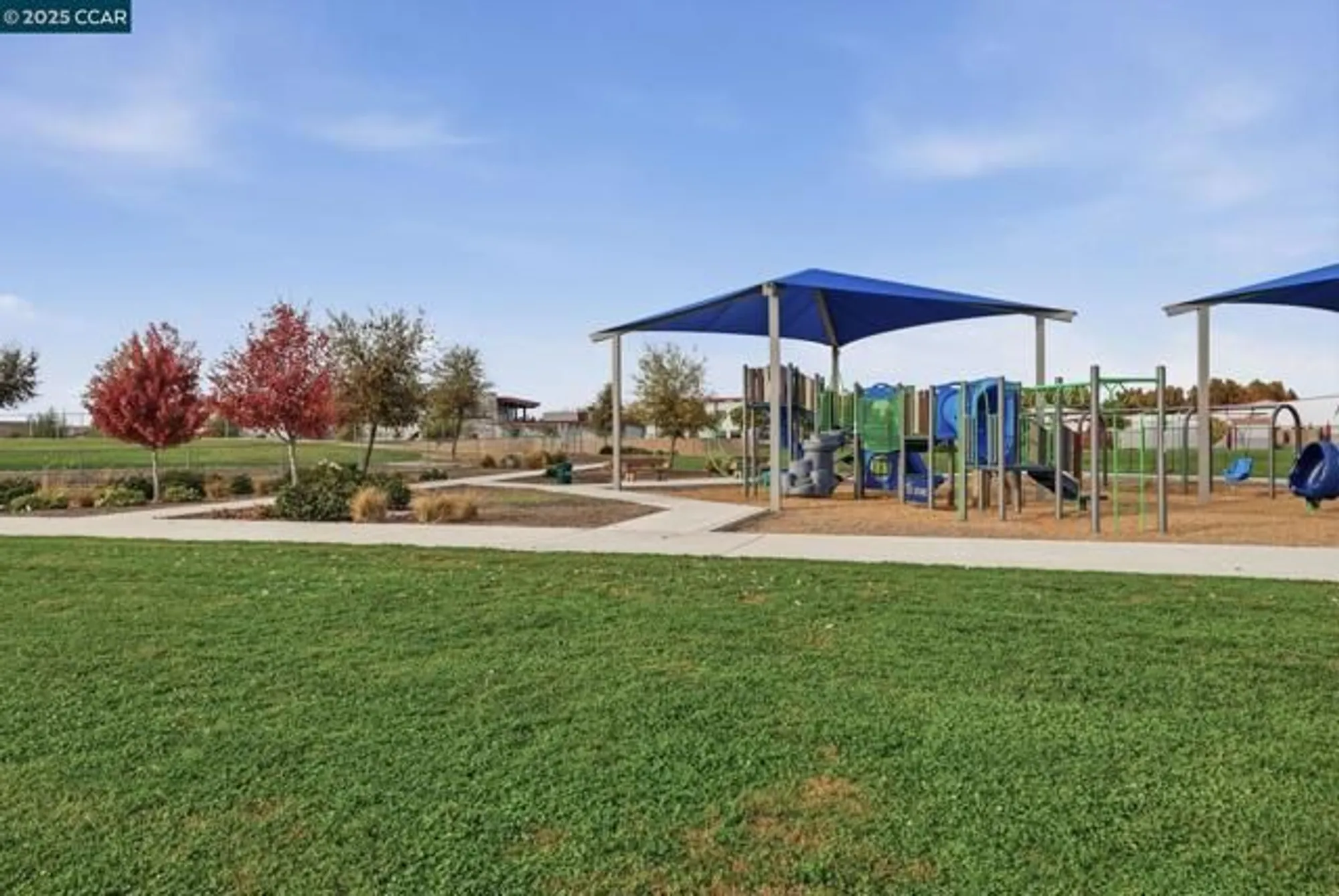 Property Slideshow image 32 of 60 | 4213 hovnanian dr, Sacramento, CA, 95834