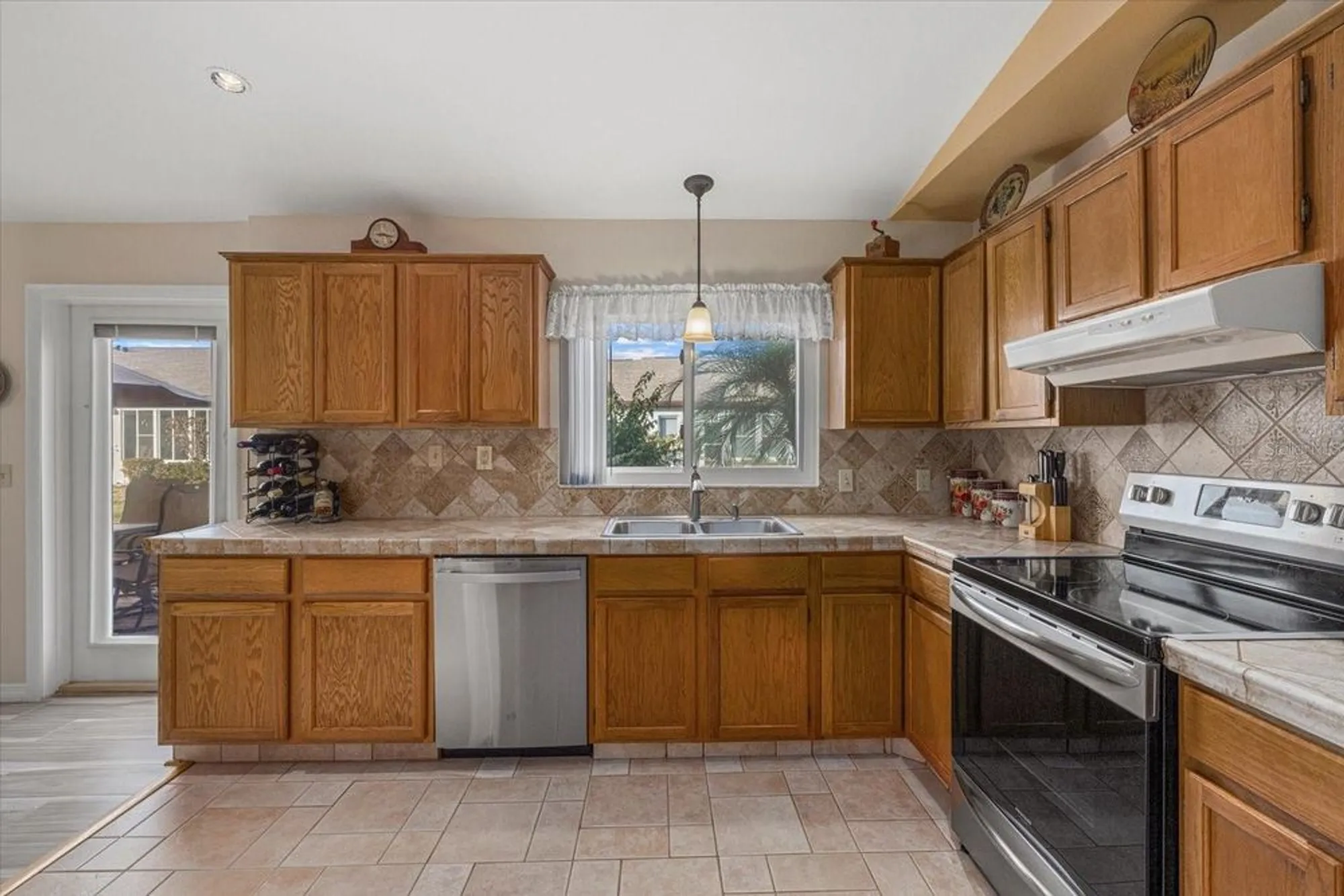 Property Slideshow image 21 of 48 | 508 foxwood blvd, Englewood, FL, 34223