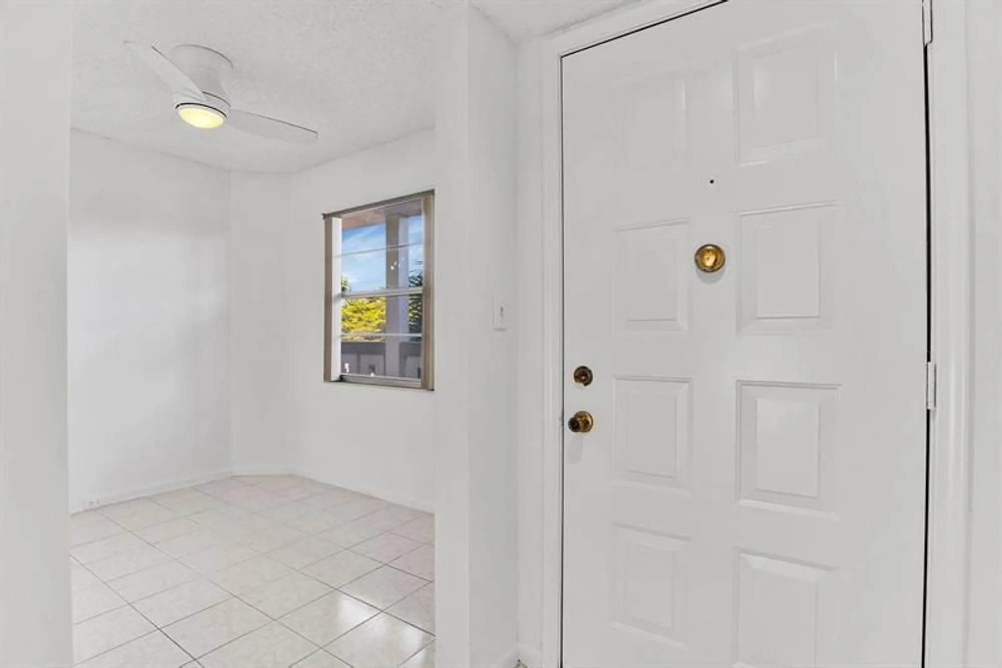 Property Slideshow image 21 of 35 | 1801 eleuthera pt g3, Coconut Creek, FL, 33066