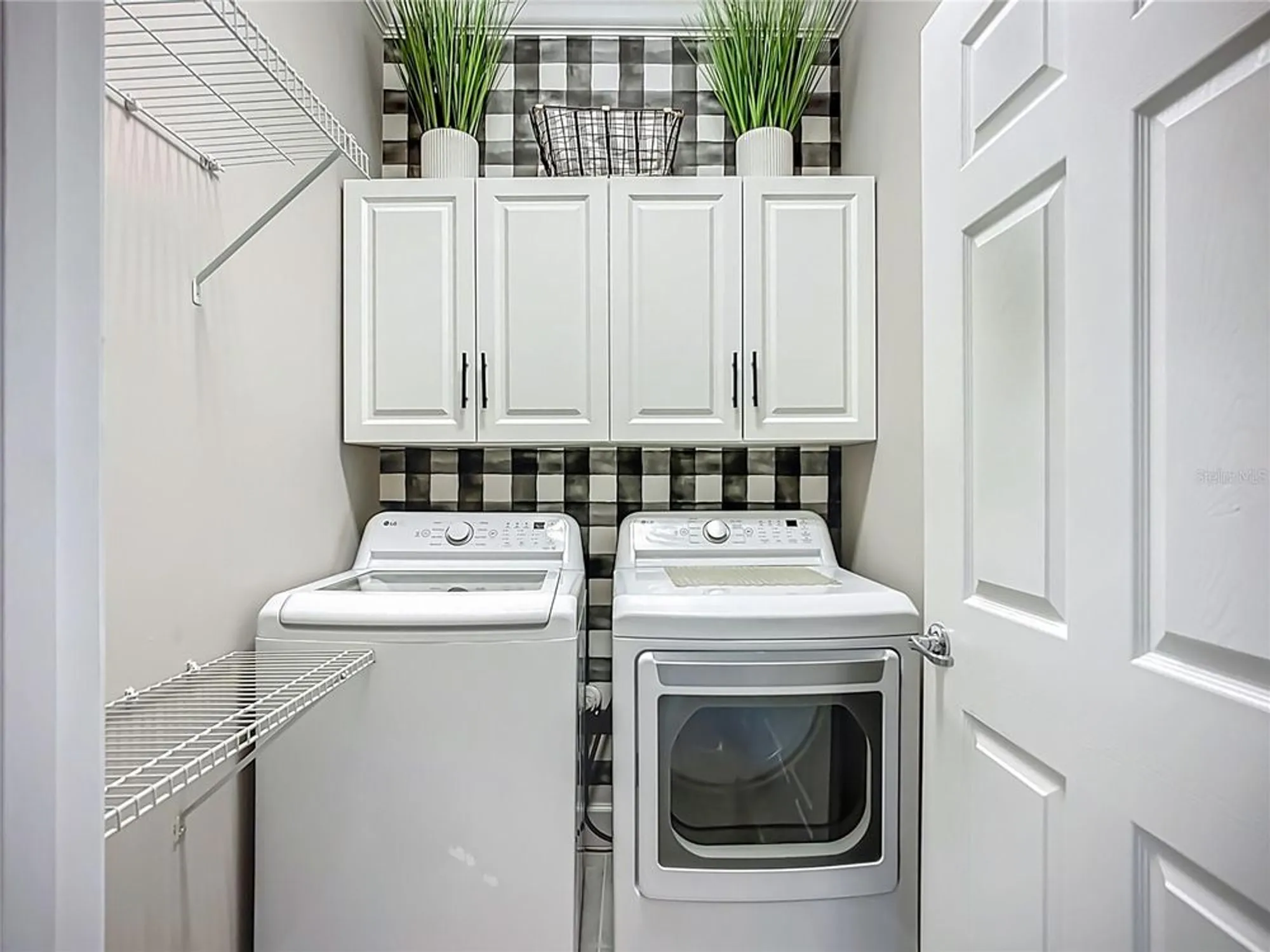 Property Slideshow image 22 of 33 | 2525 daisy dr, North Port, FL, 34289