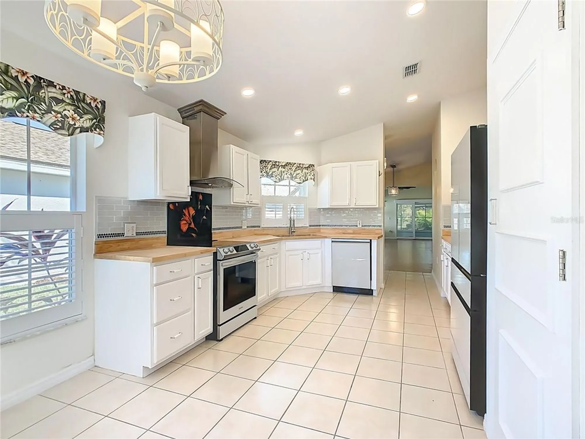 Property Slideshow image 12 of 49 | 205 bell tower xing, Poinciana, FL, 34759