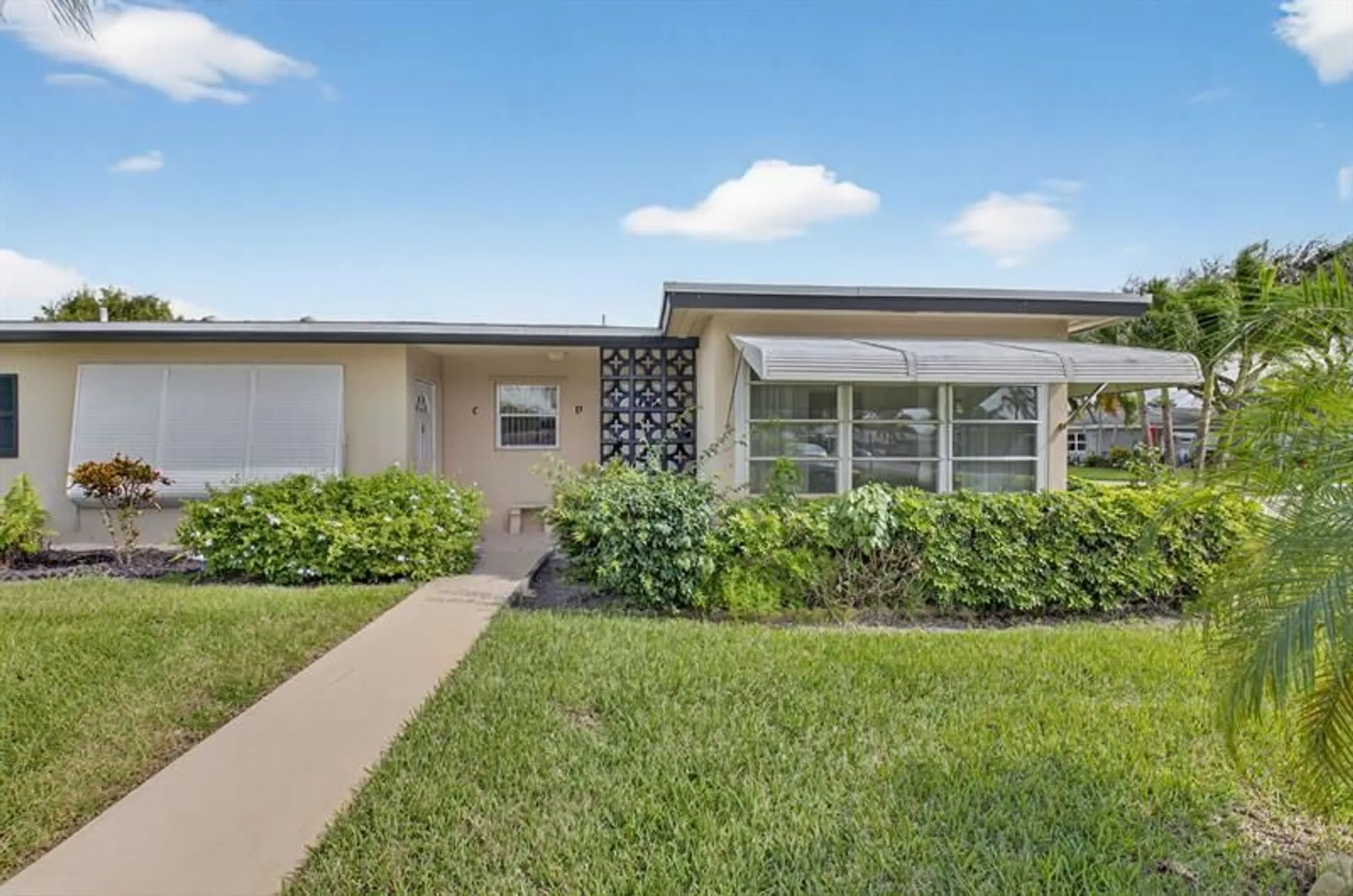 Property Slideshow image 2 of 28 | 1025 south dr d, Delray Beach, FL, 33445