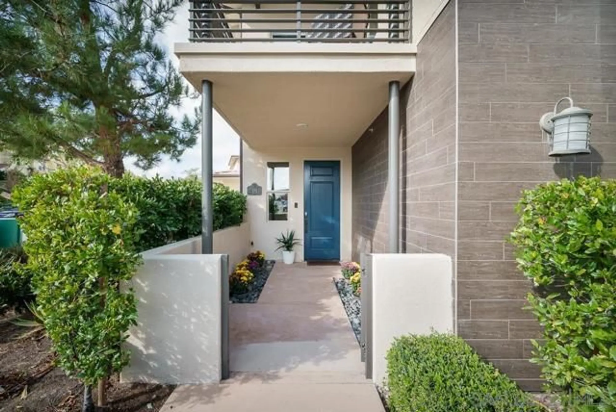 Property Slideshow image 3 of 59 | 16750 coyote bush dr 19, San Diego, CA, 92127