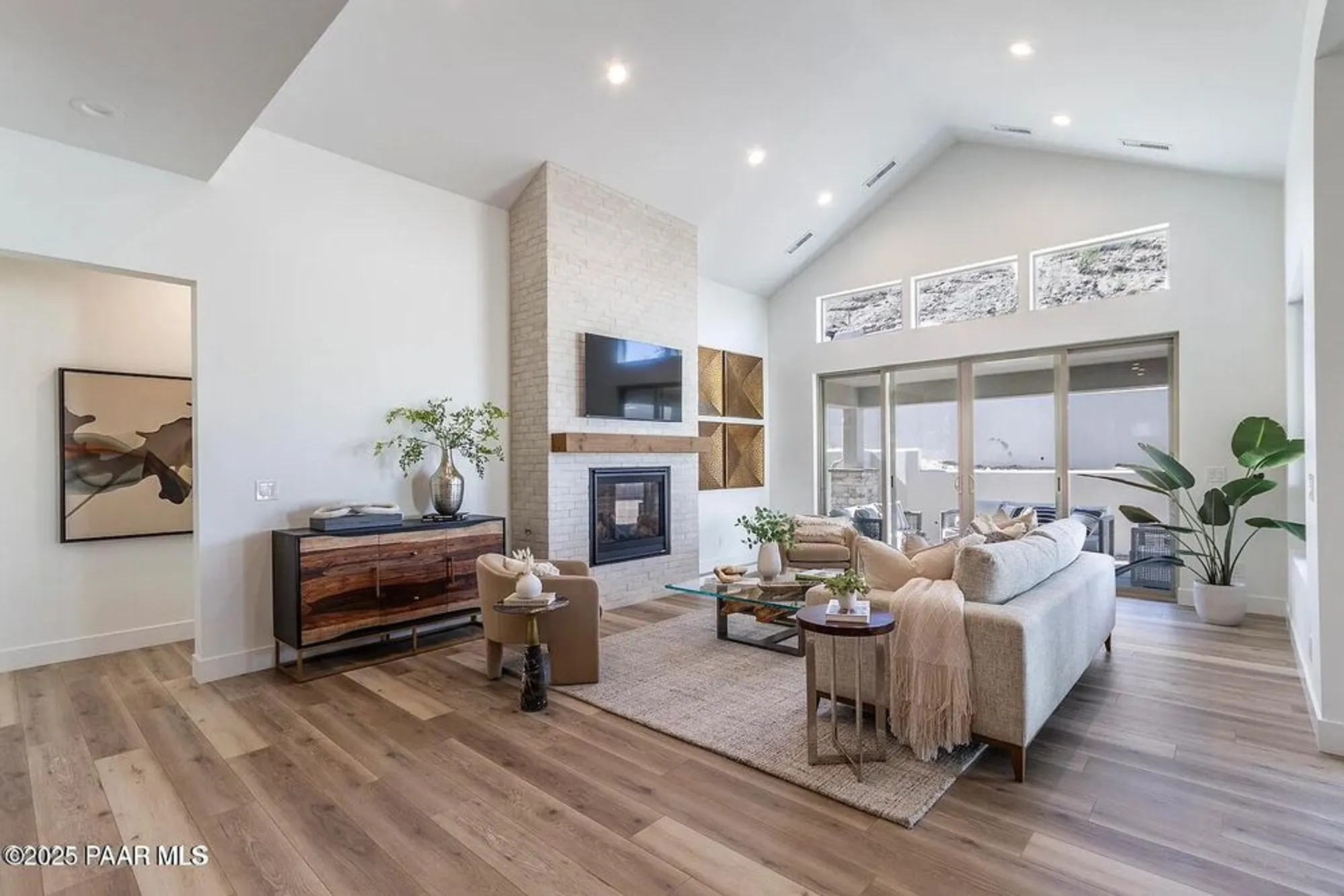 Property Slideshow image 8 of 12 | 1124 s lakeview dr, Prescott, AZ, 86301